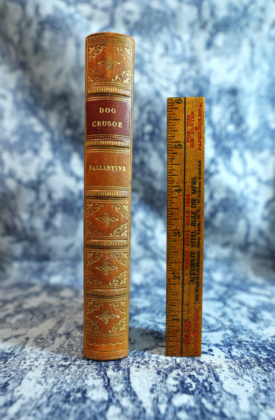 [Sh12] Fine Binding Leather, Thomas Nelson Pub. Dog Crusoe by RM Ballantyne