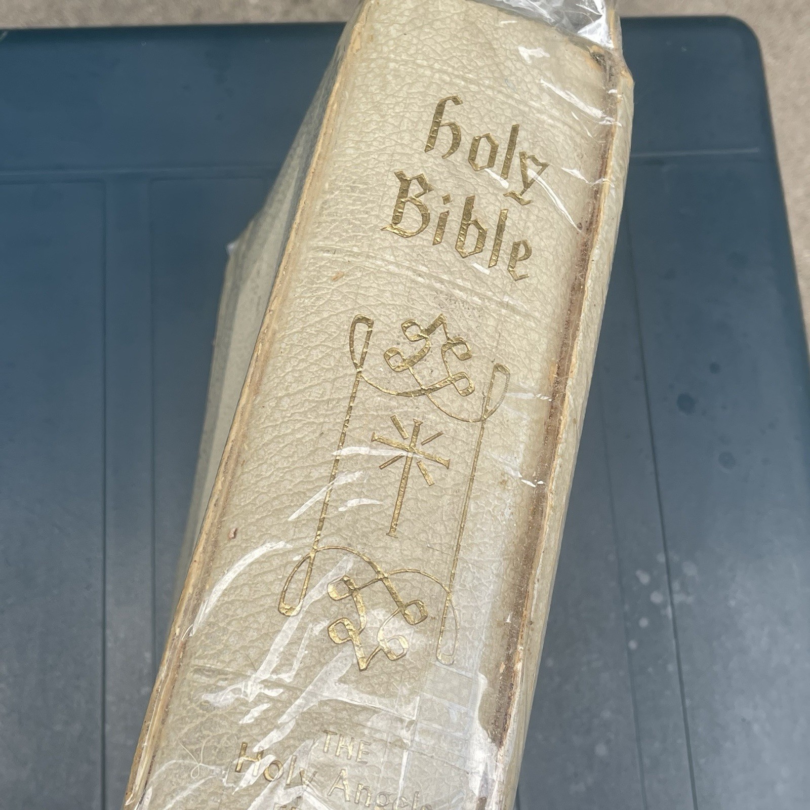 Vintage Holy Bible The Holy Angels Edition The Catholic Press 1963 White Large