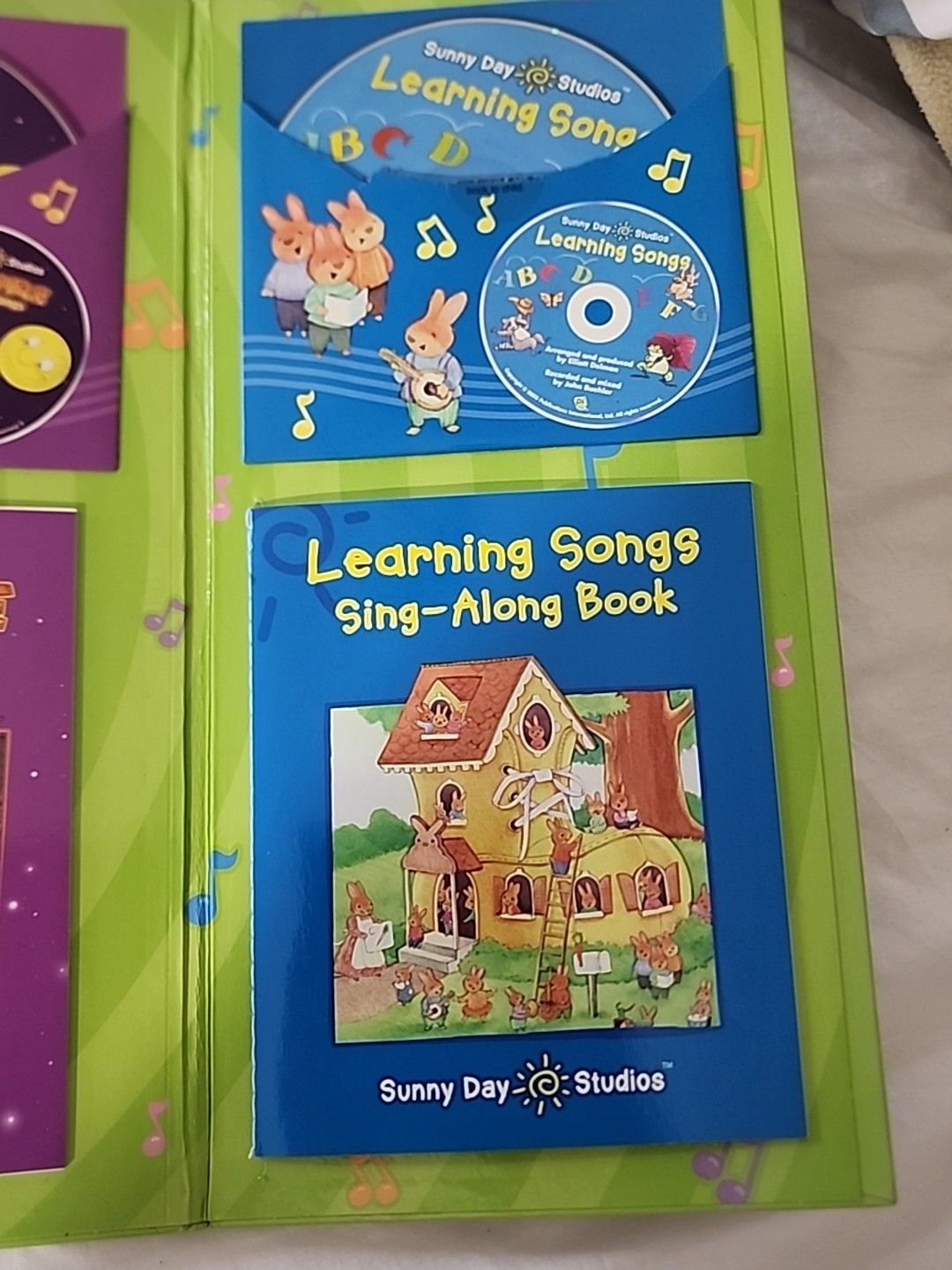 Sunny Day Studios Kid Songs Stories & Jokes 4 Books + 4 CD’s (T142)