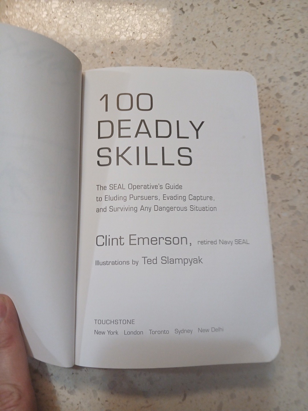 100 Deadly Skills: The SEAL Operative’s Guide to Eluding Pursuers, Evading C…