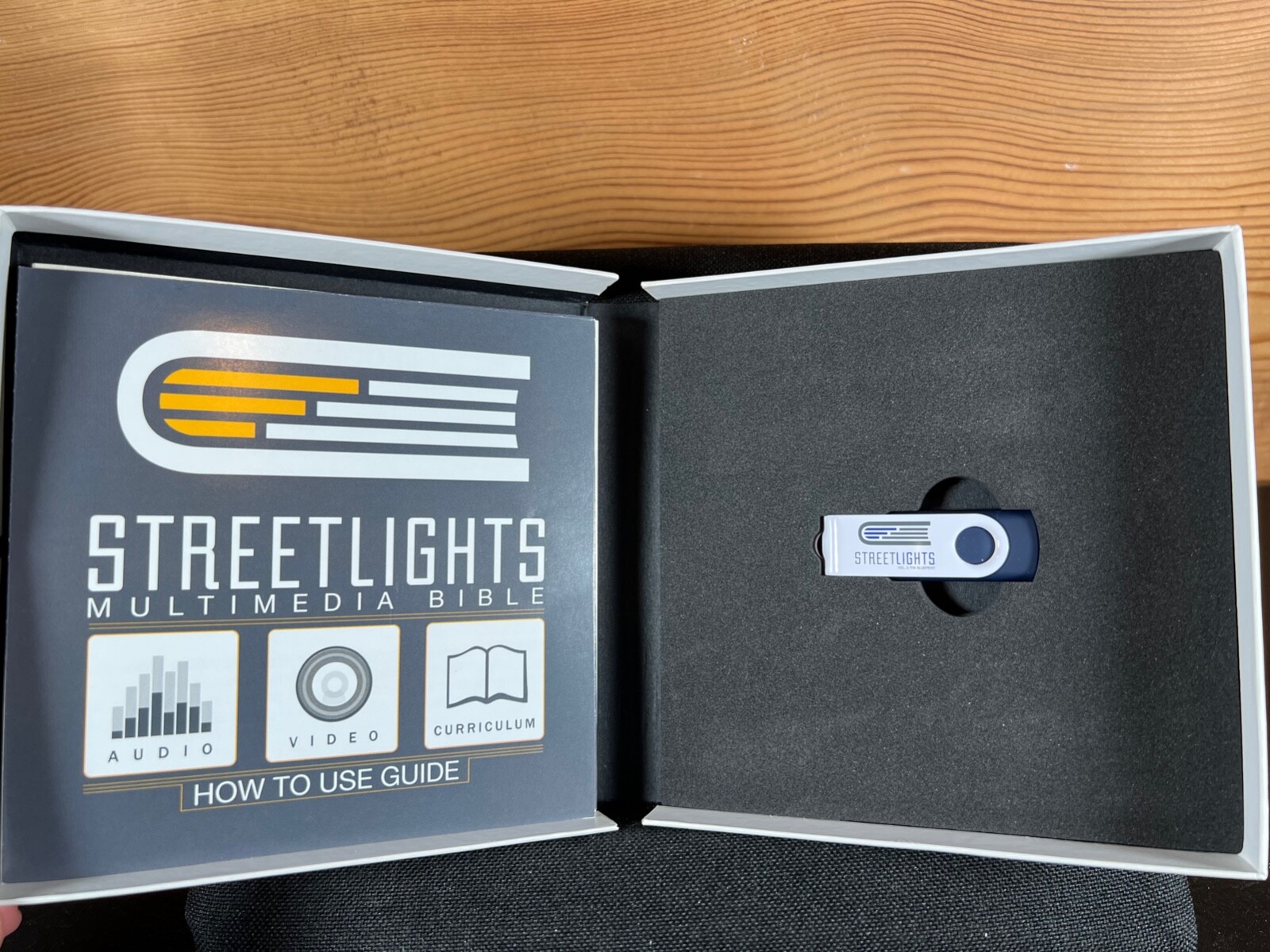 Streetlights Multimedia Bible, Vol. 2, The Blueprint – Exodus 1-20 & Romans Set