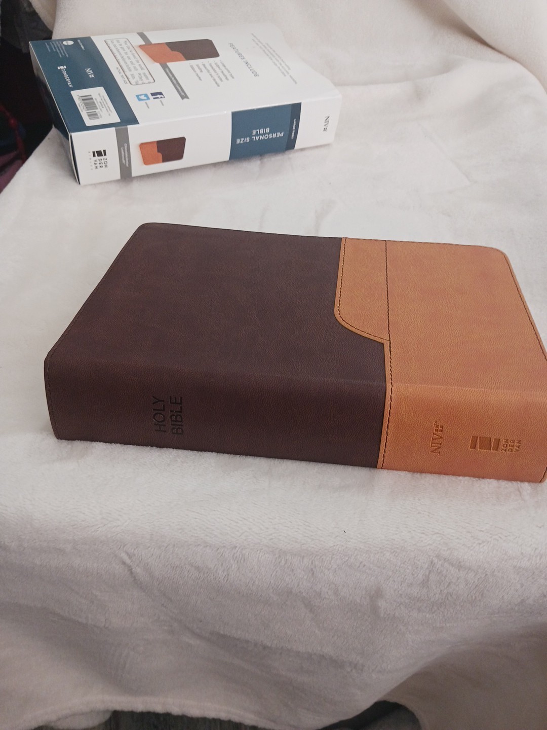 NIV Bible Large Print Lays Flat DuoTone Chocolate/Amber Leathersoft Brand New