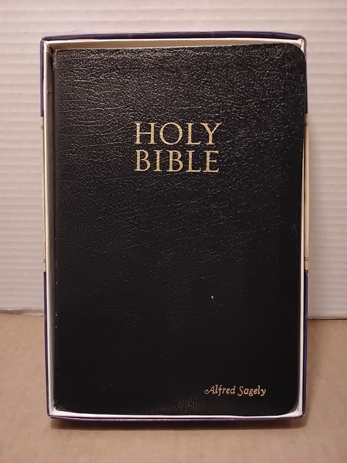 Holy Bible : New King James Version – 2006 – Bonded Leather Personal Size w/ Box