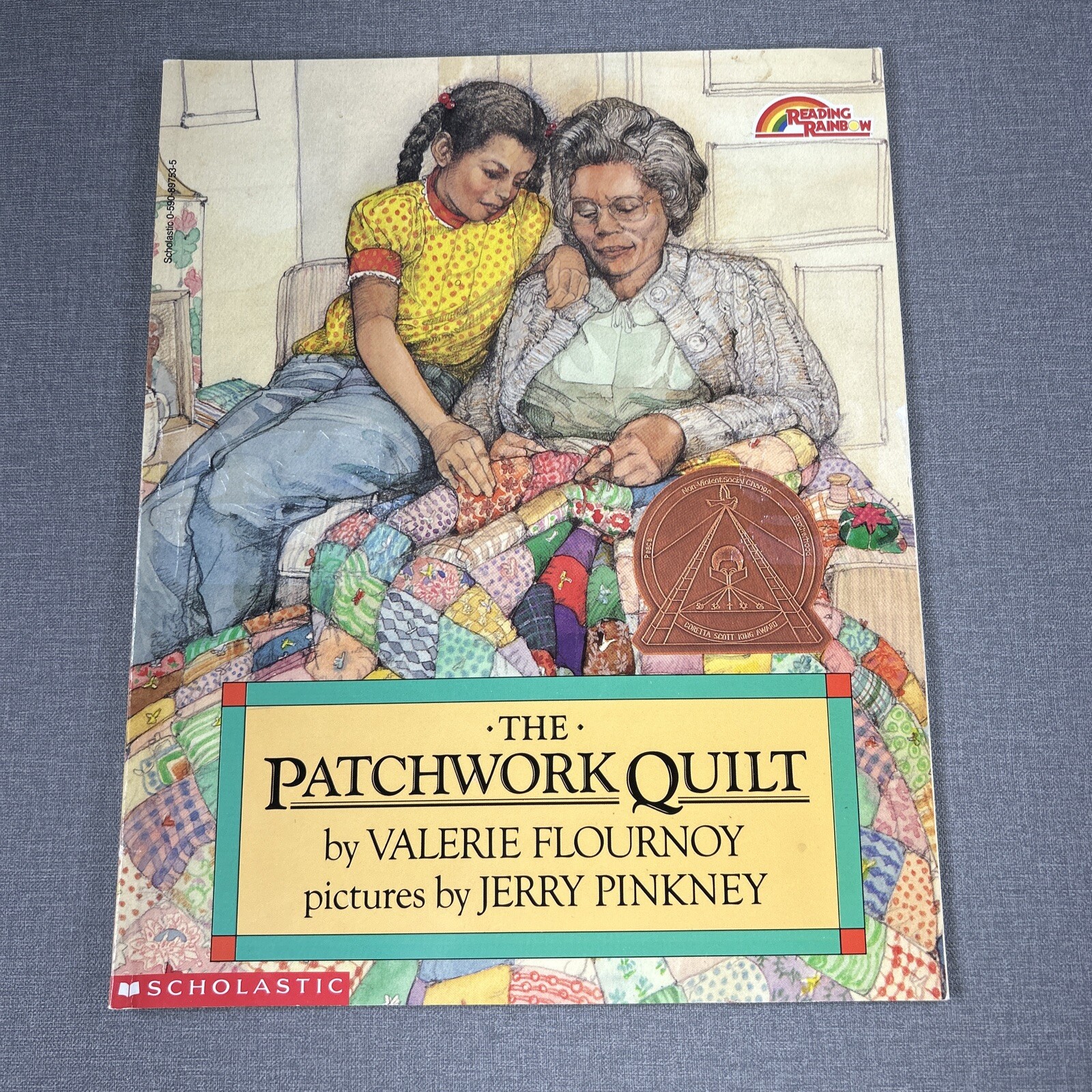 The Patchwork Quilt Valerie Flournoy 1996 Vintage Trade Paperback Book