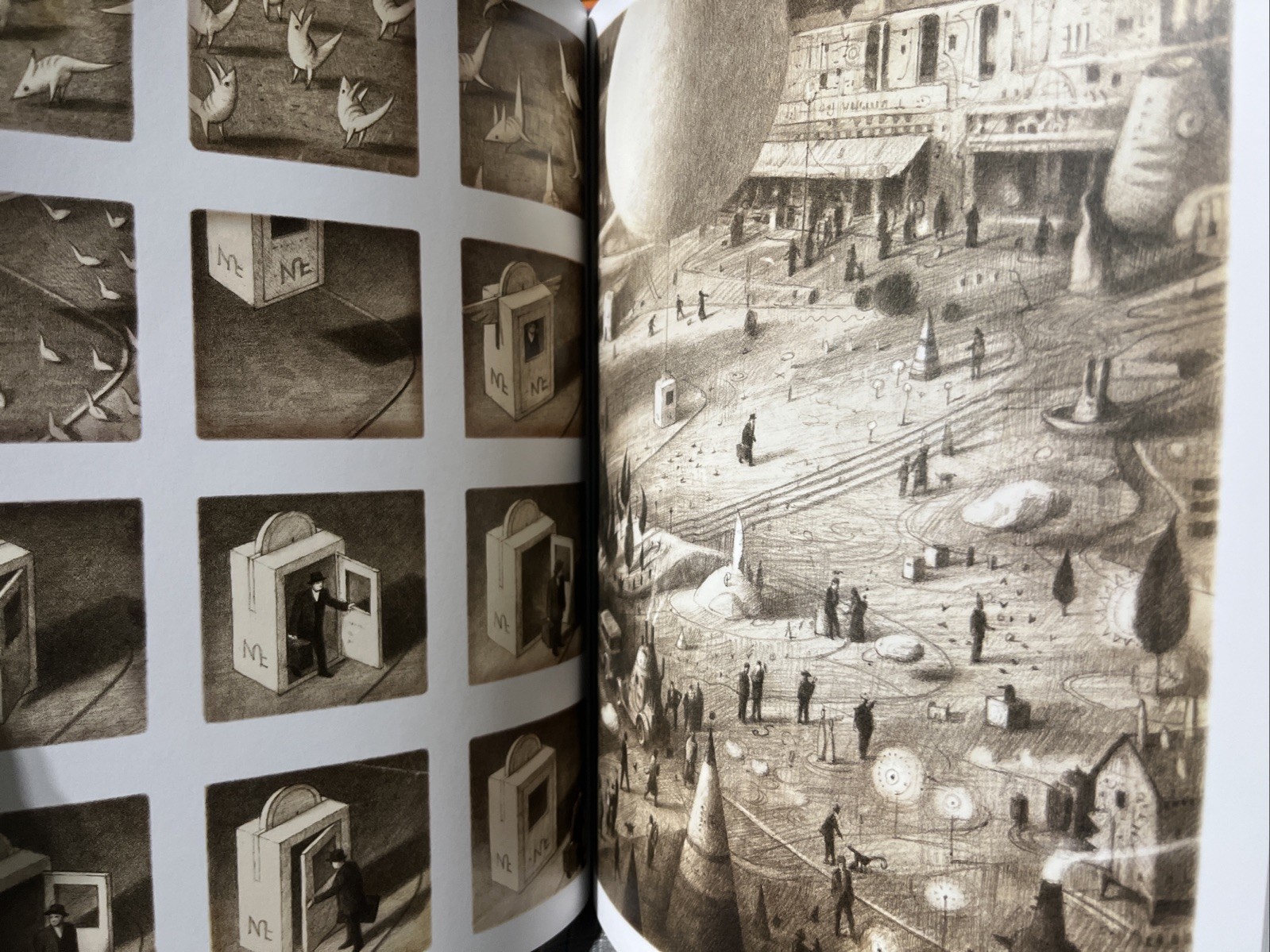 Shaun Tan The Arrival Stated First Edition HC Arthur A Levine Graphic Novel