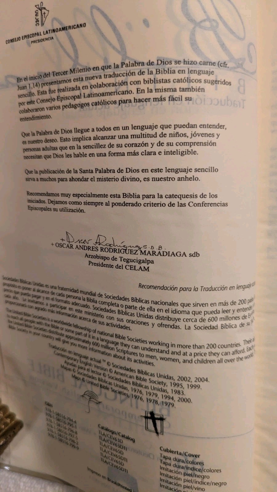 TLA & CEV Bilingual Bible w/ Deut (English and Spanish Edition) HB, 2102 Pages