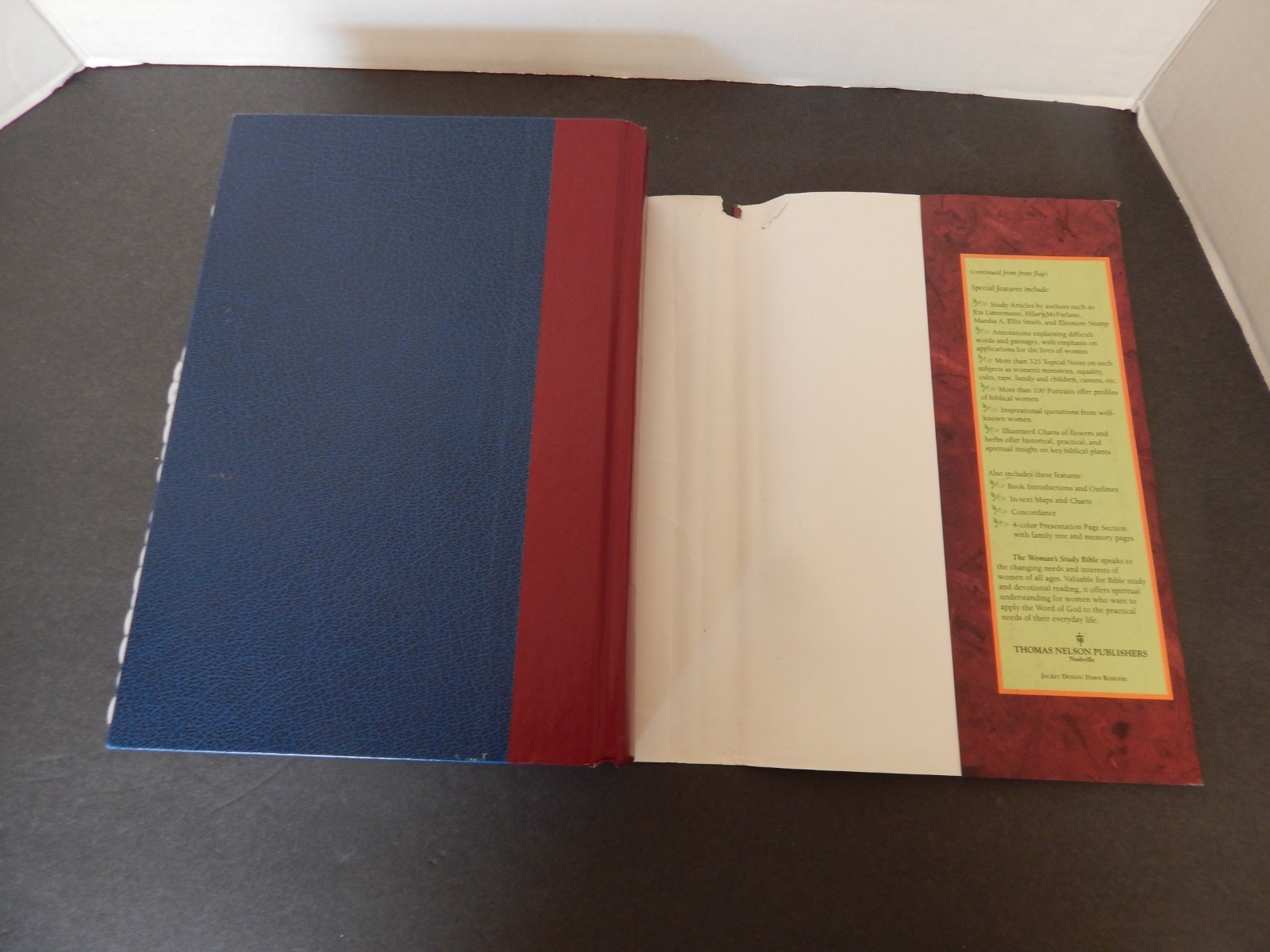 Woman’s Study Bible NKJV by Thomas Nelson Pub. (HBDJ 1995)