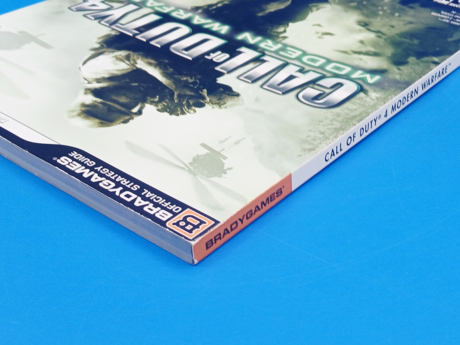 Call of Duty 4: Modern Warfare Official Strategy Guide – Paperback.