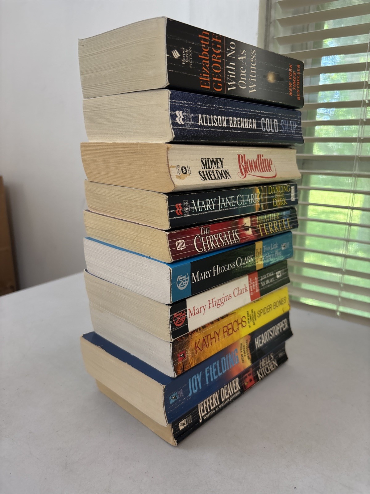 Lot of 10 – Mystery and Thrillers – Mixed Authors – FREE SHIPPING