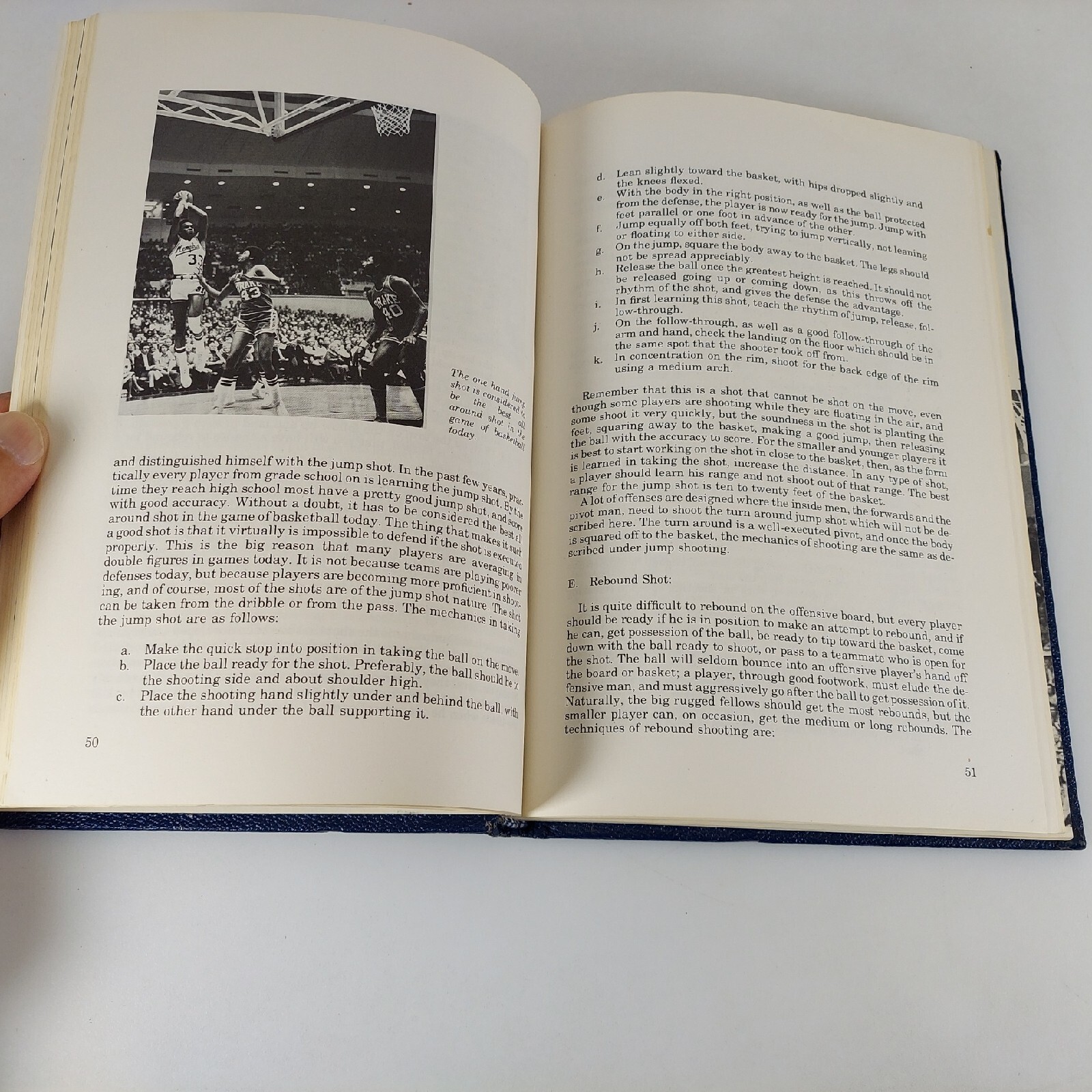Winning Basketball by Gene Bartow, Chuck Smith Forum Press Illustrated HC 1978