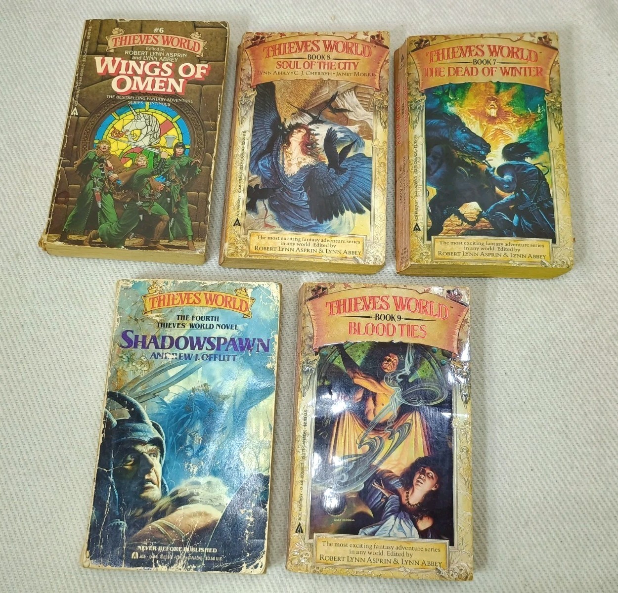 Lot of 5 THIEVES WORLD Paperbacks Robert Lynn Asprin Lynn Abbey Mixed Assortment