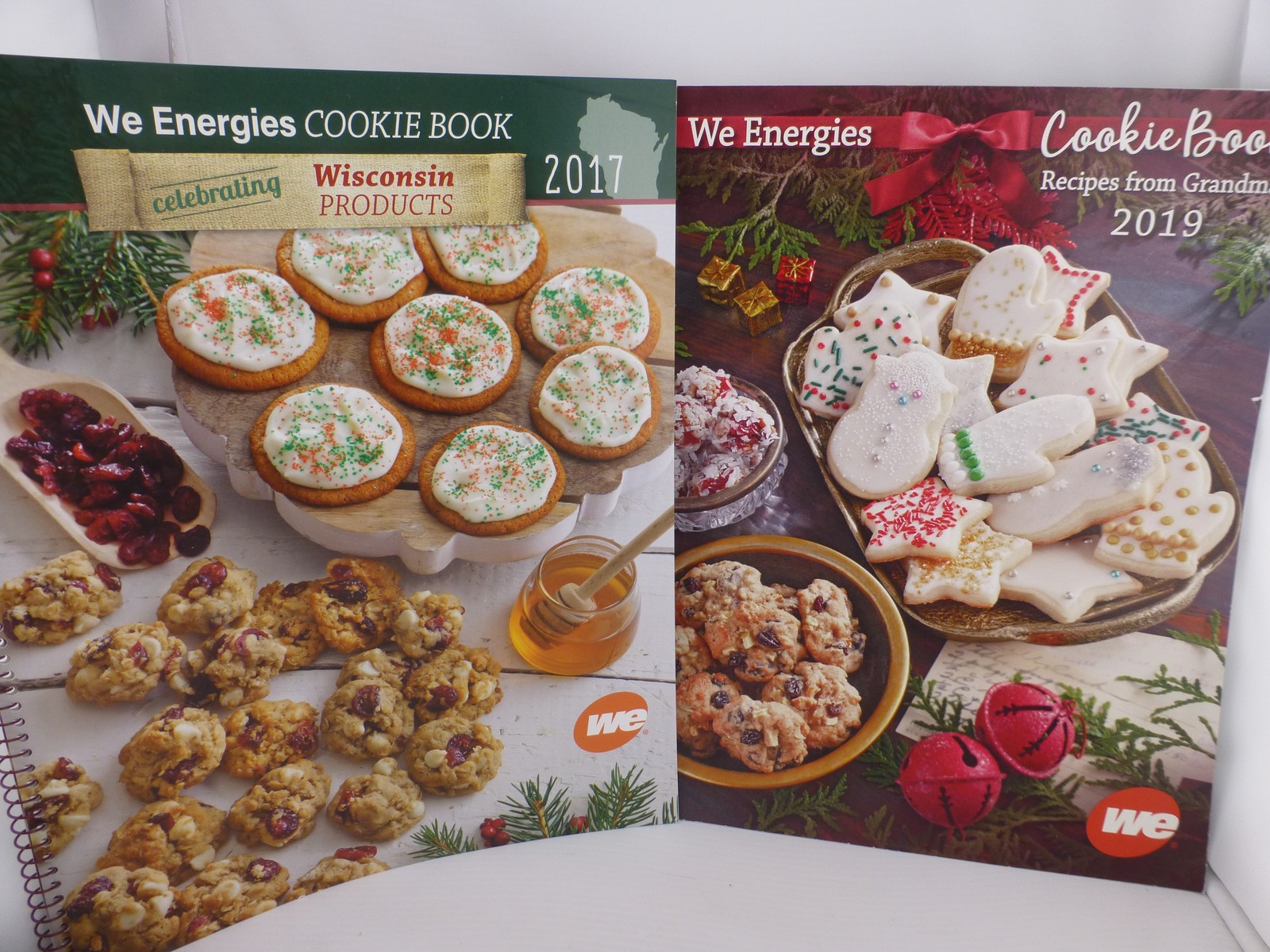 We Energies Cookie Book Collection Lot 2013-2017, 2019 Spiral Bound Cookbook MA2