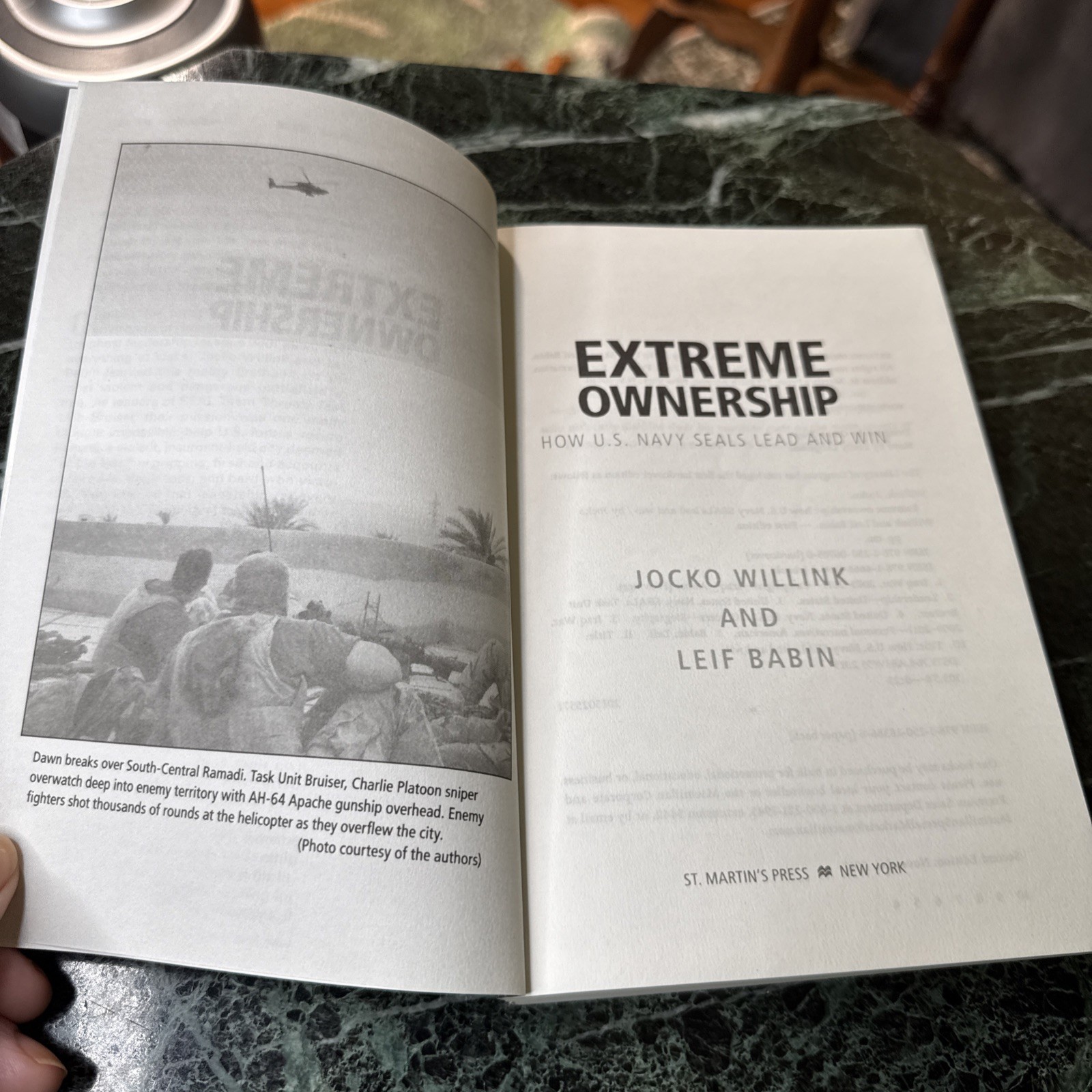 Extreme Ownership How U.S. Navy SEALs Lead and Win Like New Book 2017