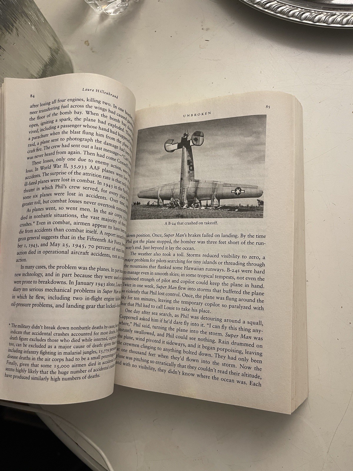 “Unbroken”New York Times Bestseller, 2010 Edition Paperback by Laura Hillenbrand
