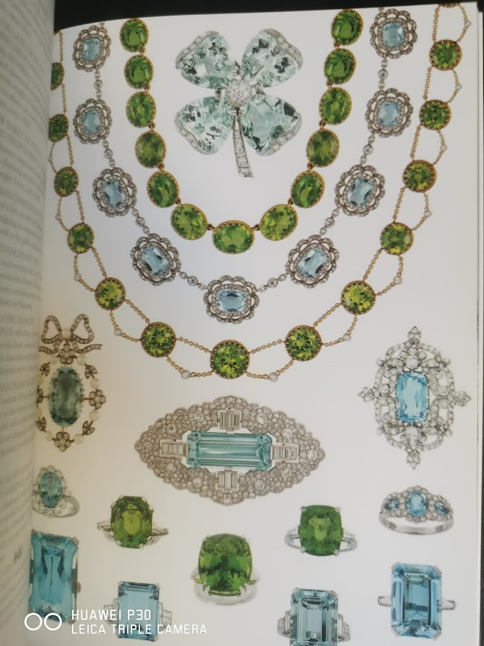 Bentley & Skinner Rare collection Fine Gold Jewels 2018 in 24 Pages & 404 items