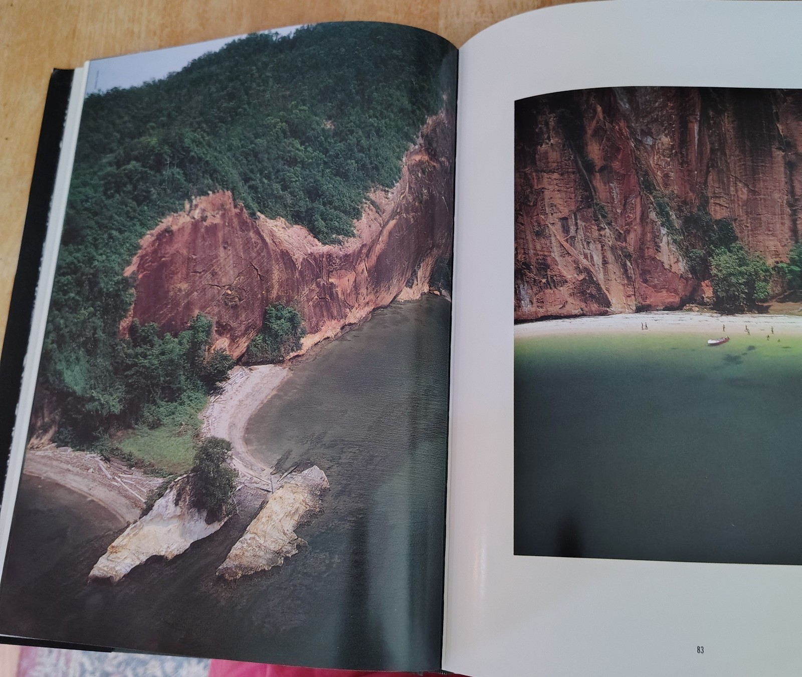 Malaysia : The Heart of Southeastern Asia by Gavin Young (1997, Hardcover)