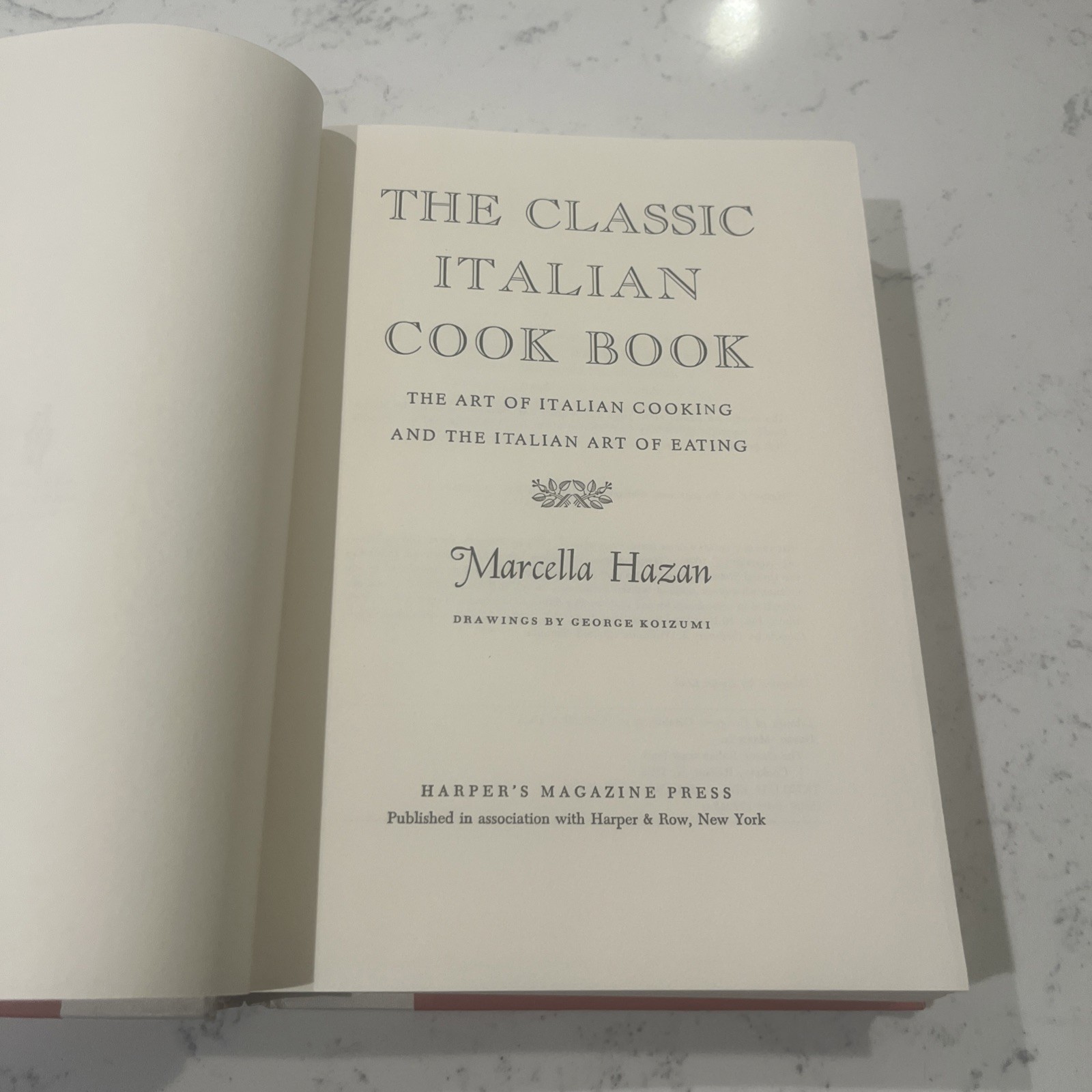 The Classic Italian Cook Book: The Art of Italian Cooking and the Italian Art…