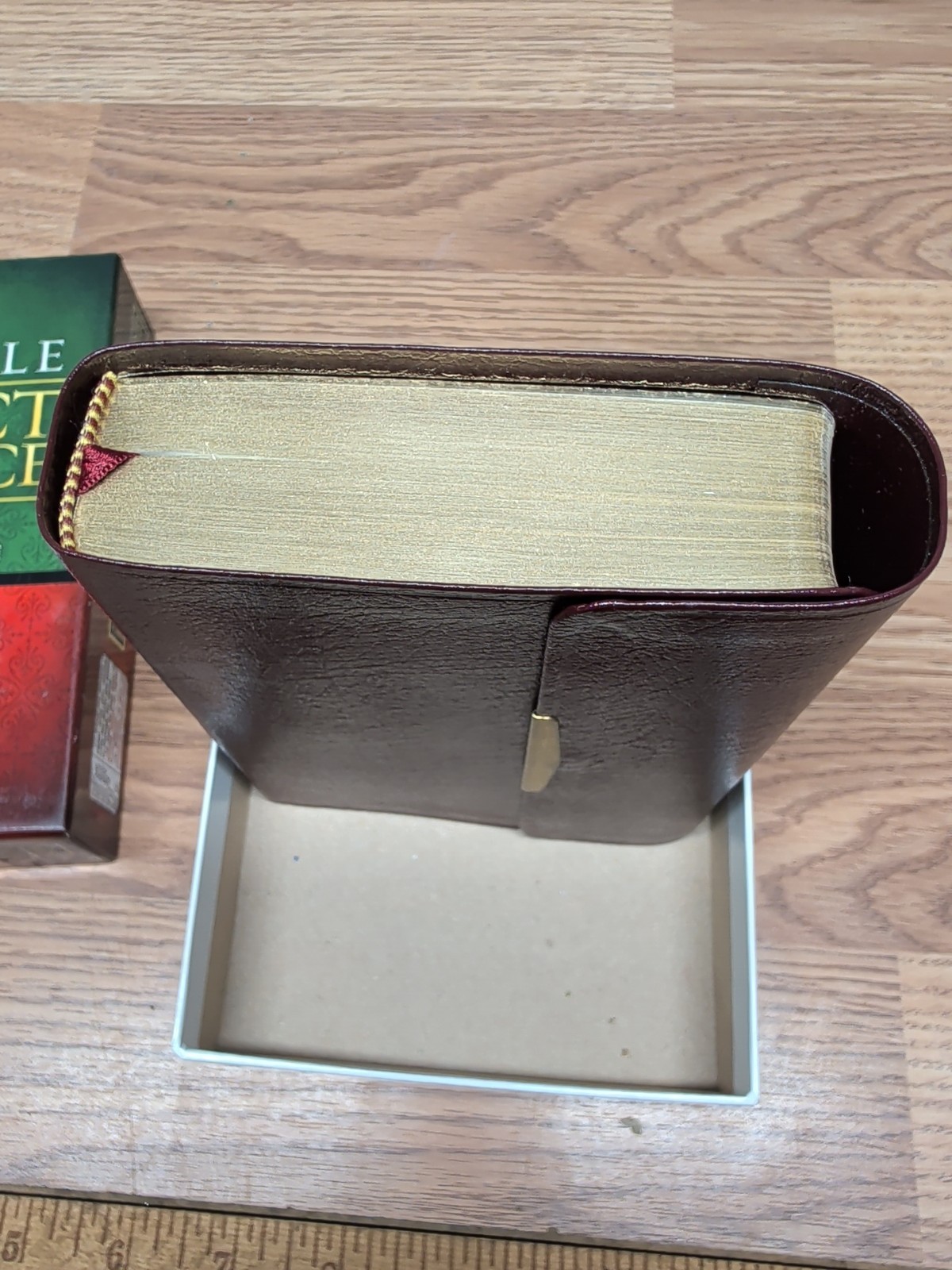 KJV Reference Bible Bonded Leather Center Column Reference New in Box