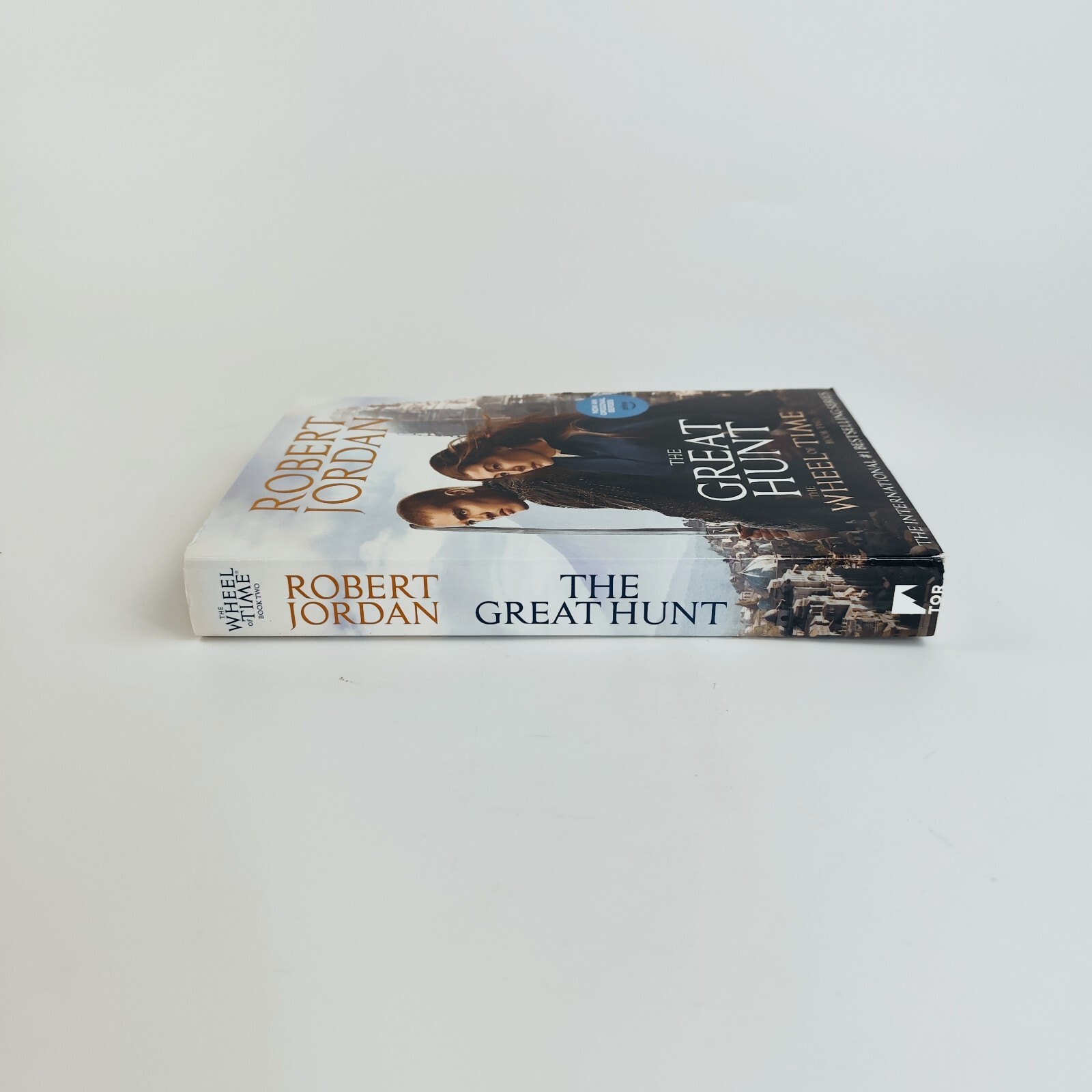 The Great Hunt (Wheel Of Time 2) Paperback By Robert Jordan 672 Pages
