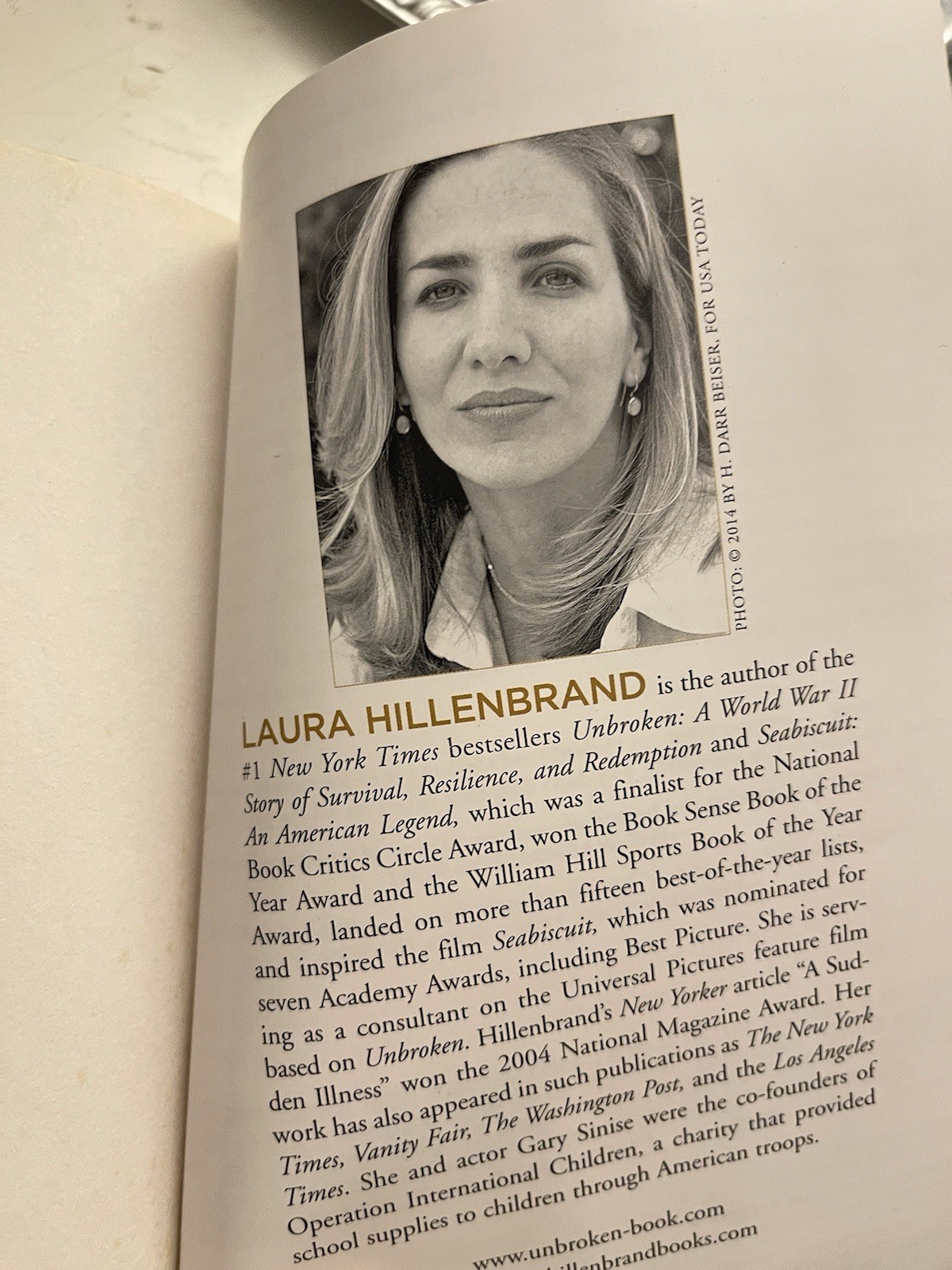 “Unbroken”New York Times Bestseller, 2010 Edition Paperback by Laura Hillenbrand