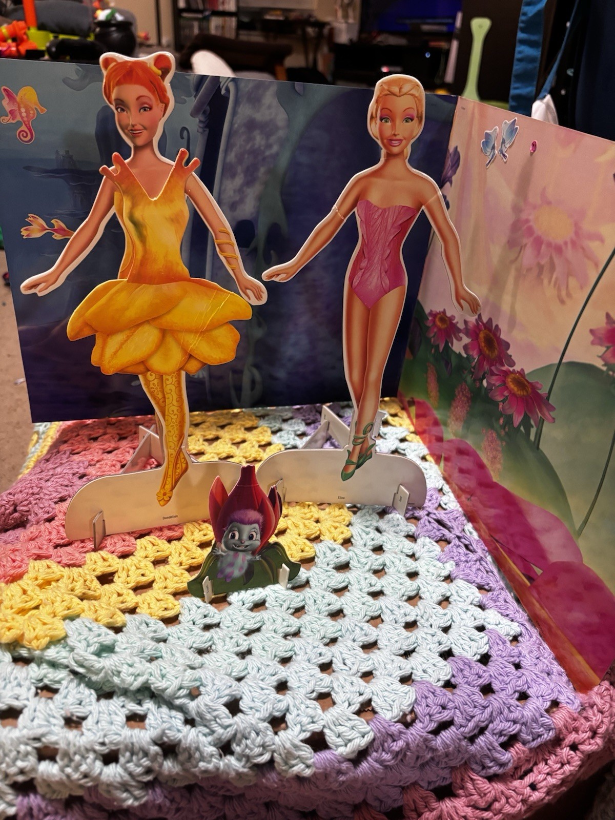 Barbie 2006 Reader’s Digest Fairytopia Mermaidia Book & Magnetic Paper Dolls