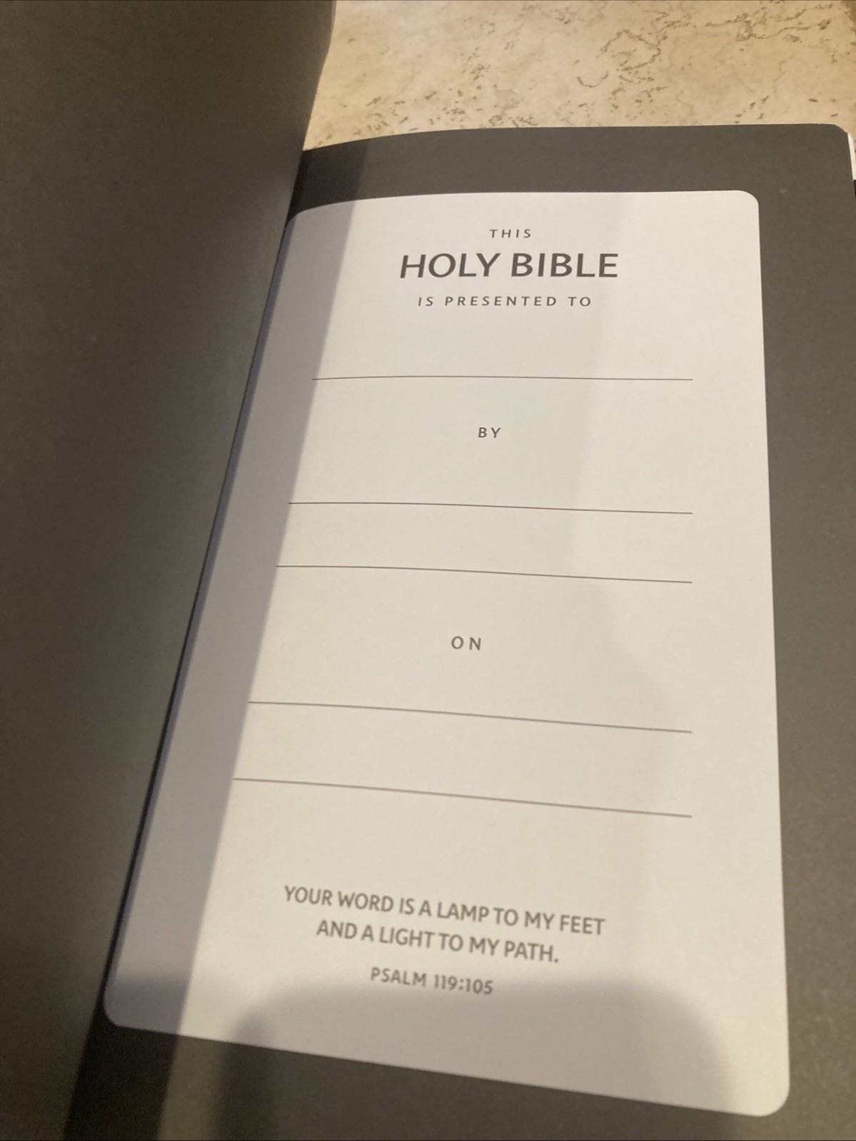 NKJV GIANT PRINT CENTER COLUMN REFERENCE BIBLE RED LETTER INDEXED BLACK