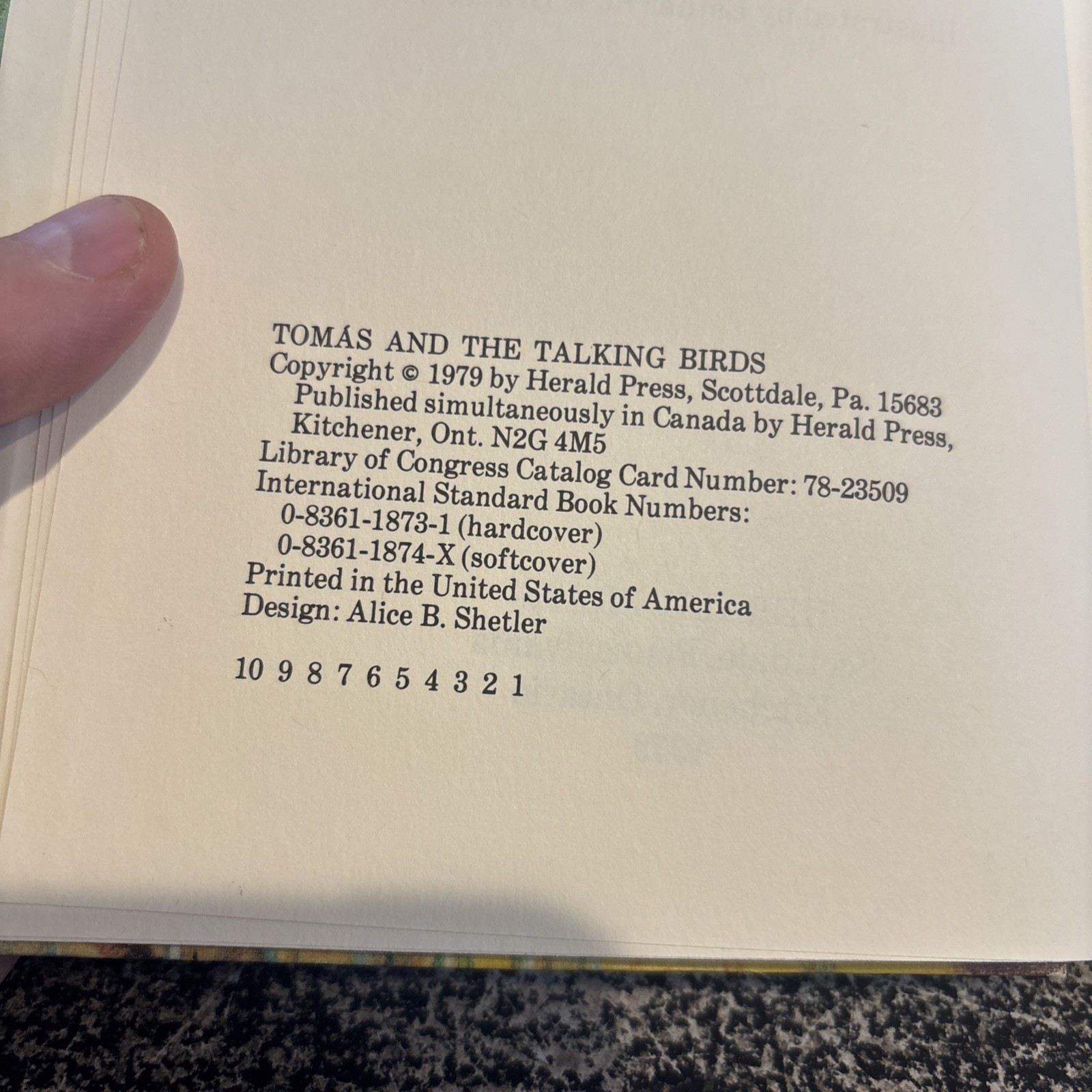 Tomas and the talking birds by Ruth Nulton Moore, 1979, Herald Press Puerto Rico