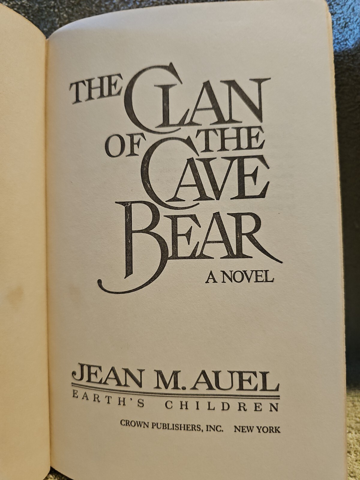 Clan Of The Cave Bear Jean M. Auel, First Edition, First Print HC, Vintage 1980