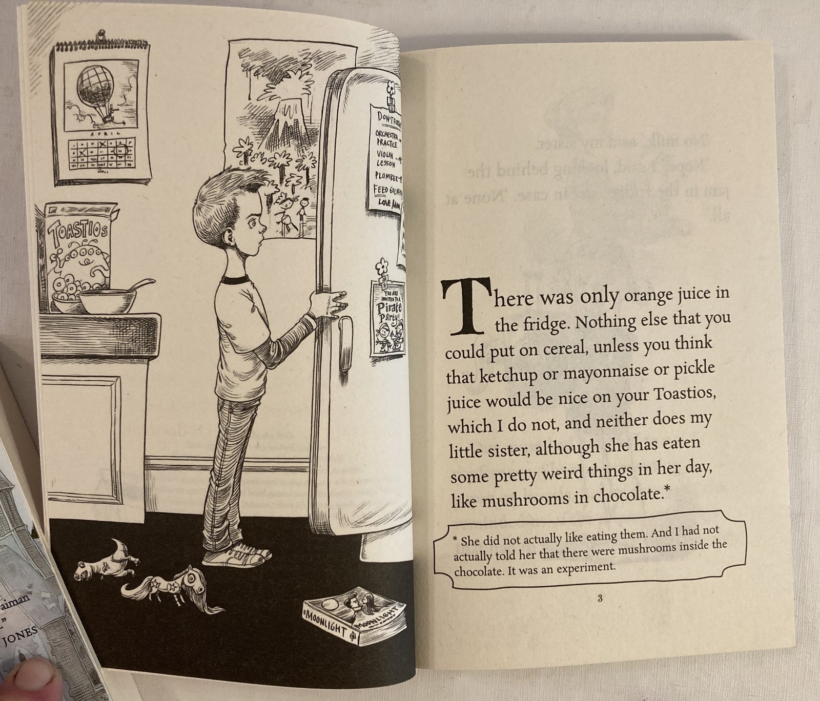 Neil Gaiman/Chris Riddell 3-Book Box Set Coraline/The Graveyard Book Like NEW