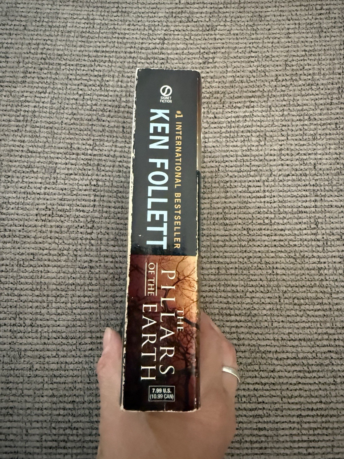 Kingsbridge #1: The Pillars of the Earth by Ken Follett (2007, Paperback)