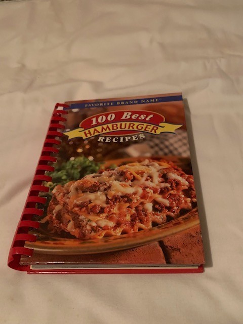FAVORITE BRAND NAME 100 BEST HAMBURGER RECIPES-2003 SPIRAL BOUND-223 PAGES-VGC