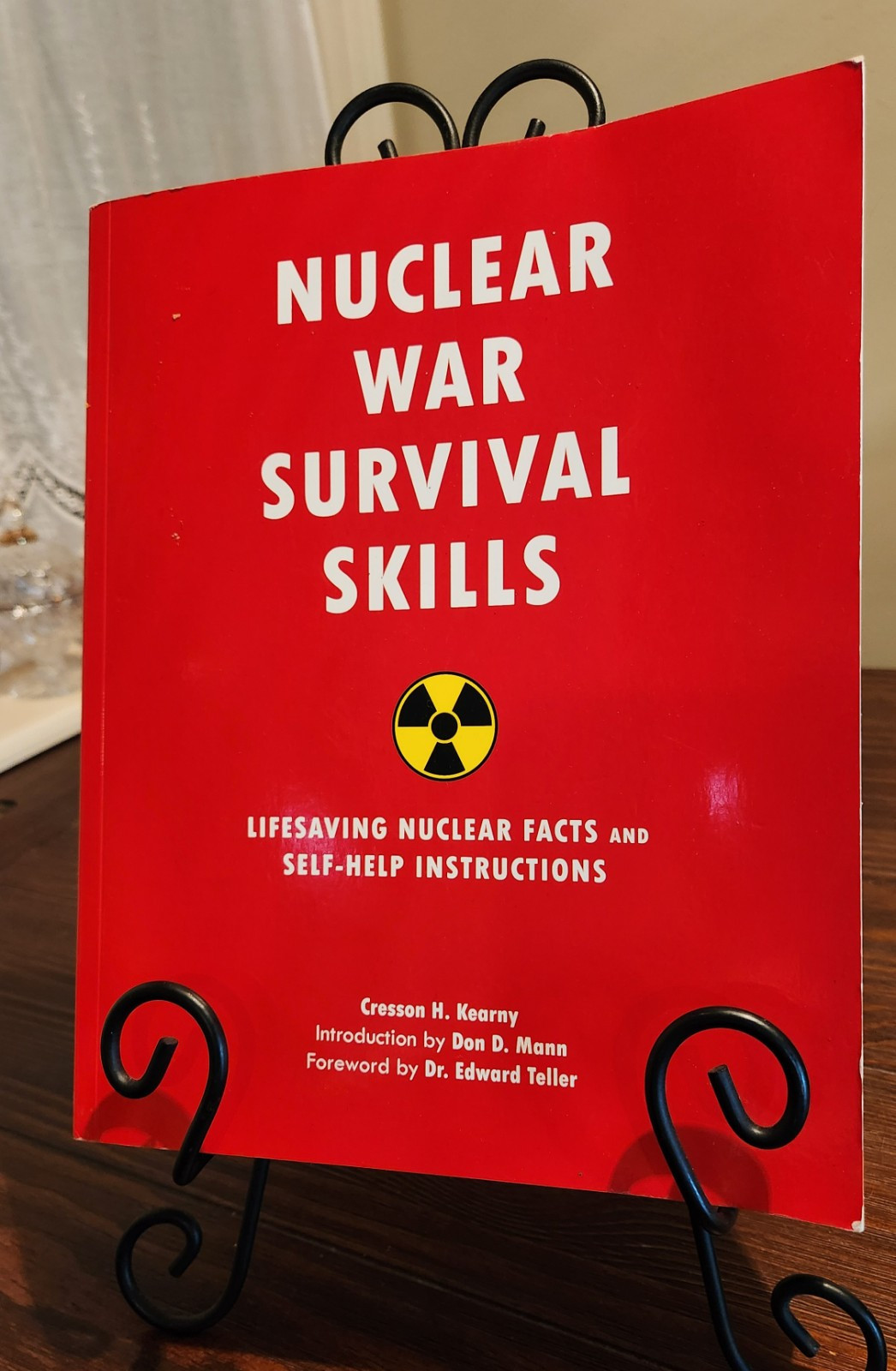 NUCLEAR WAR SURVIVAL SKILLS : Lifesaving Nuclear Facts and Self-Help Instruct