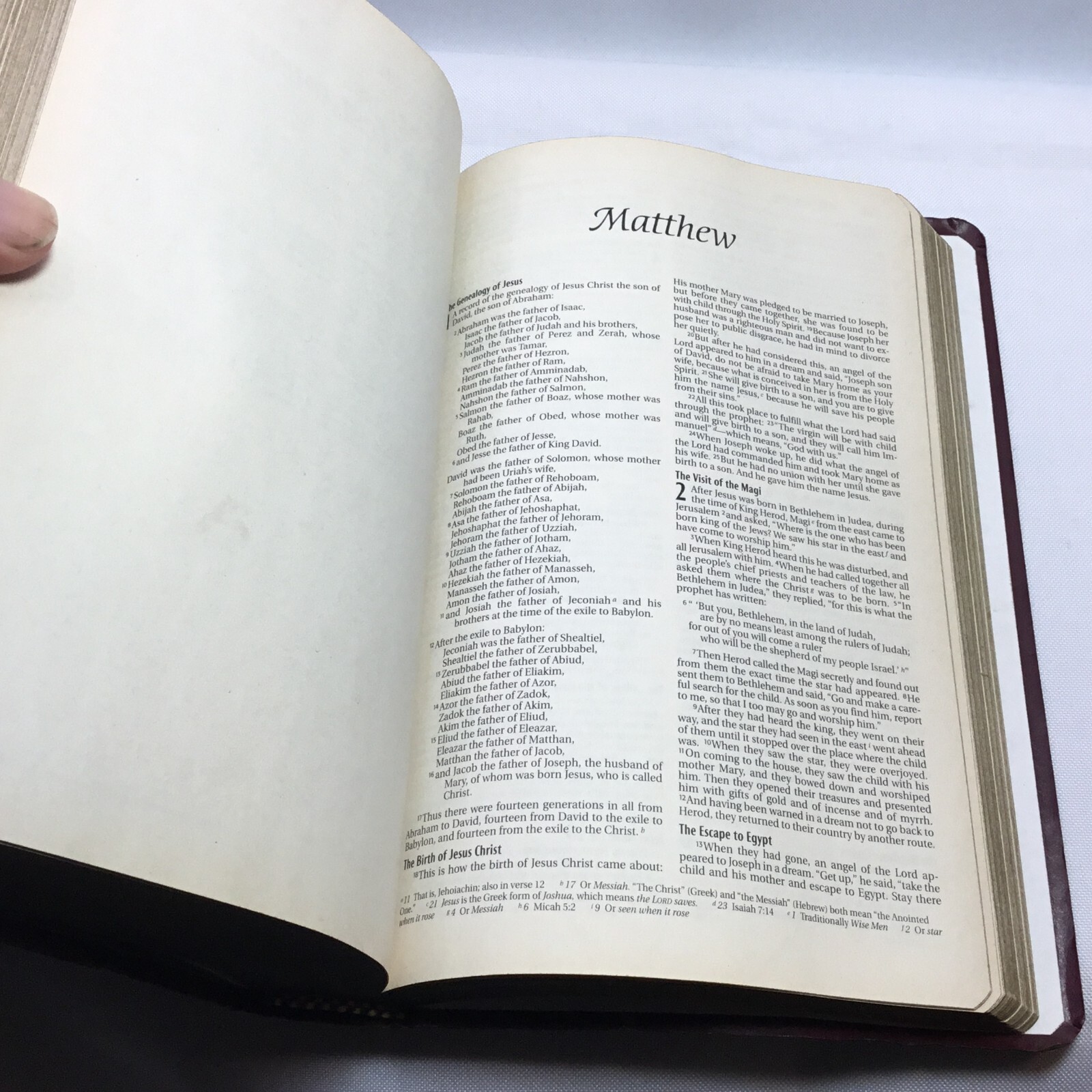 KJV Holy Bible: Gift and Award, Black Leather-Look, Red Letter 2001
