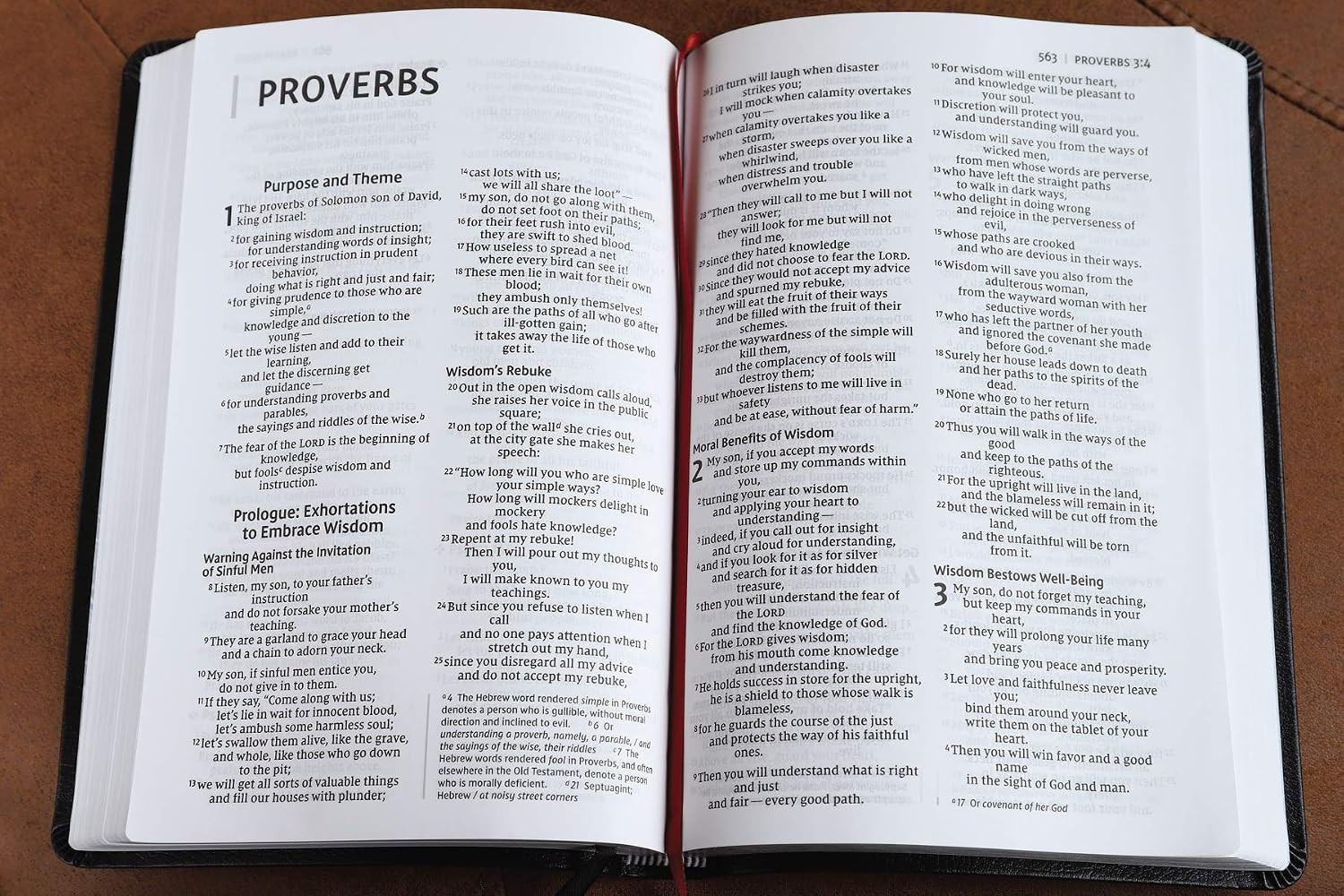 NIV, Thinline Bible, Large Print, Bonded Leather, Black, Red Letter, Comfort Pri