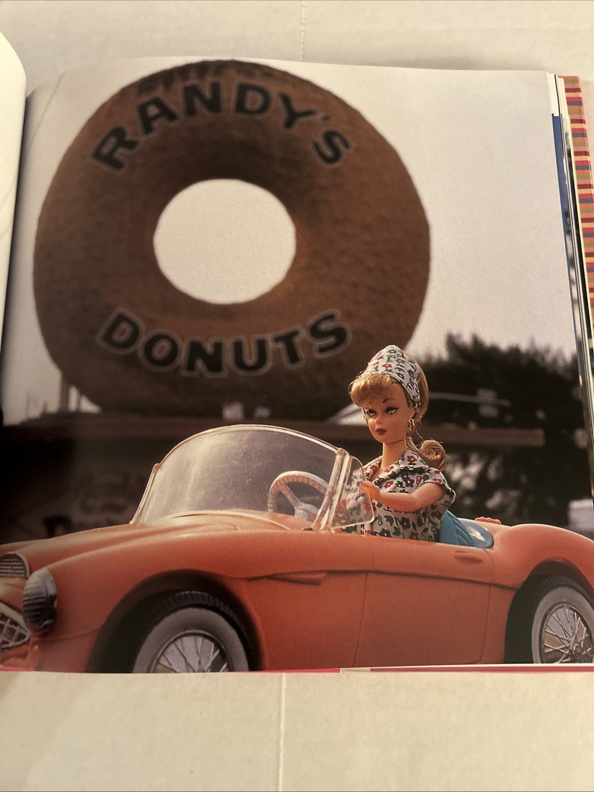 BARBIE LOVES L.A. AMERICA’S FAVORITE DOLL SEES THE SITES By Greg Lavoi SIGNED