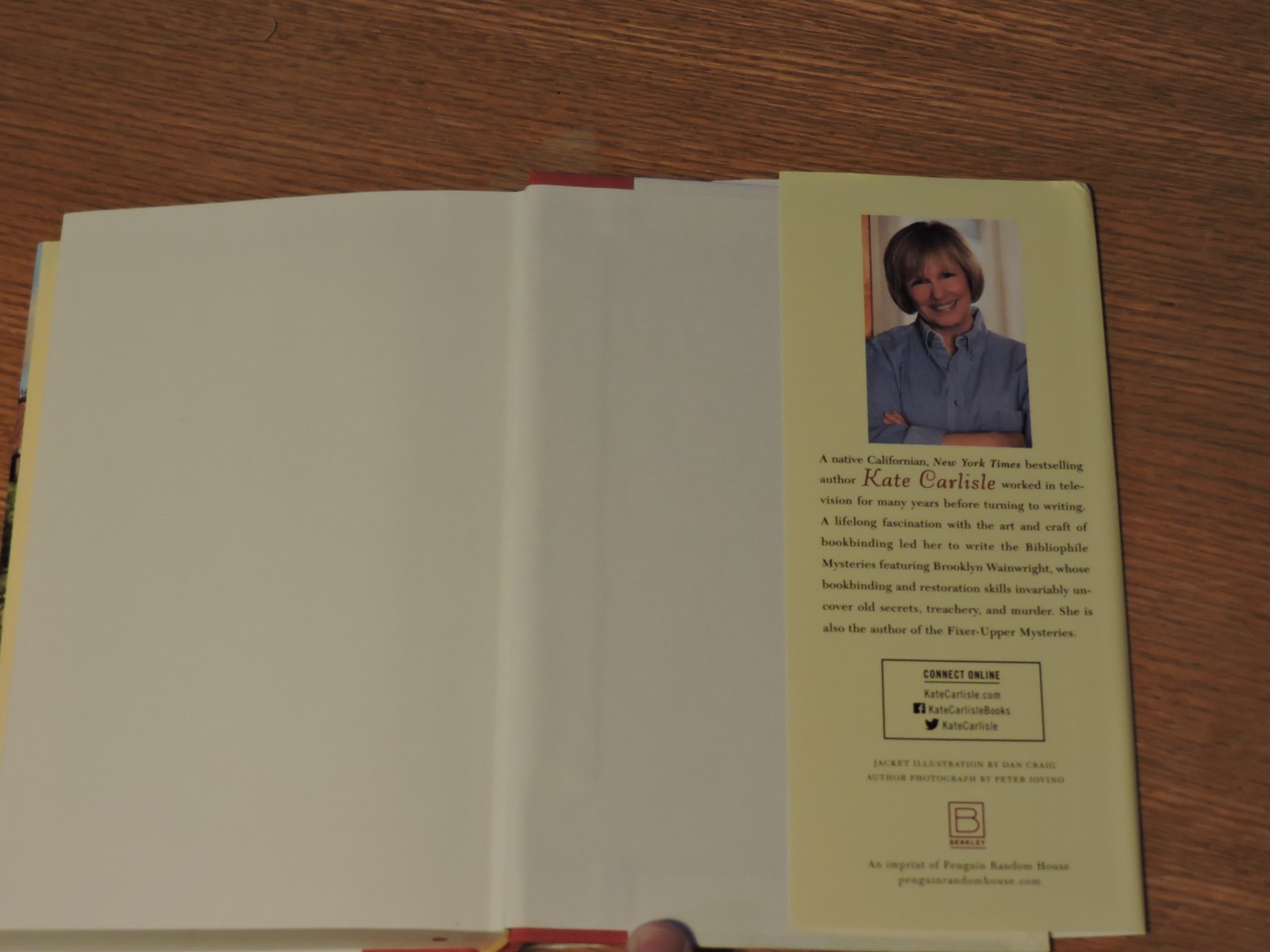Little Black Book by Kate Carlisle A Bibliophile Mystery Hardcover 374 pages