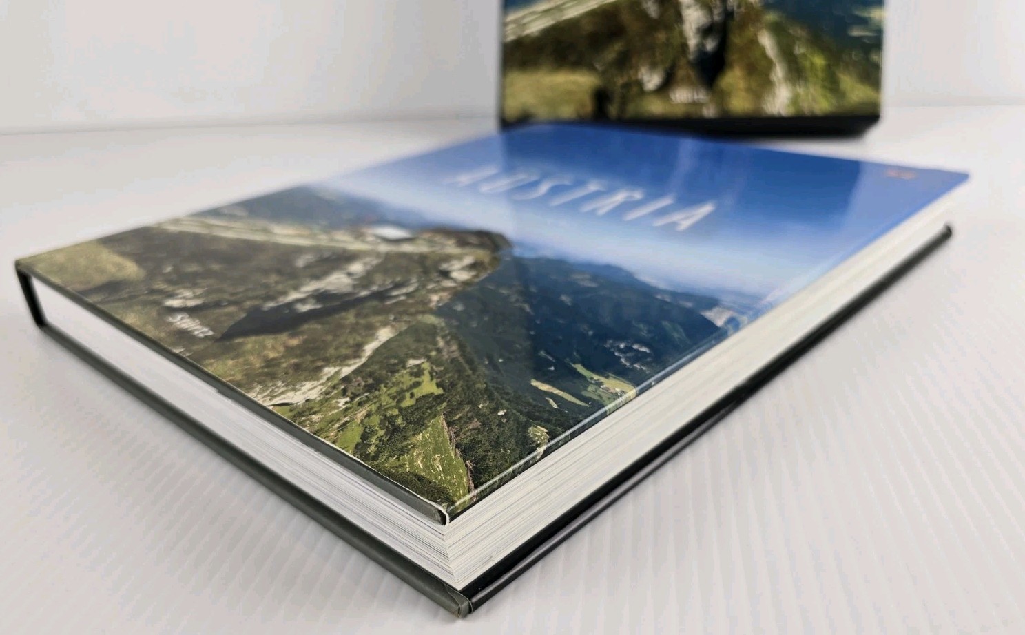 Travel AUSTRIA By Walter M. Weiss & Martin Siepmann Hardcover Stürtz Hardcover