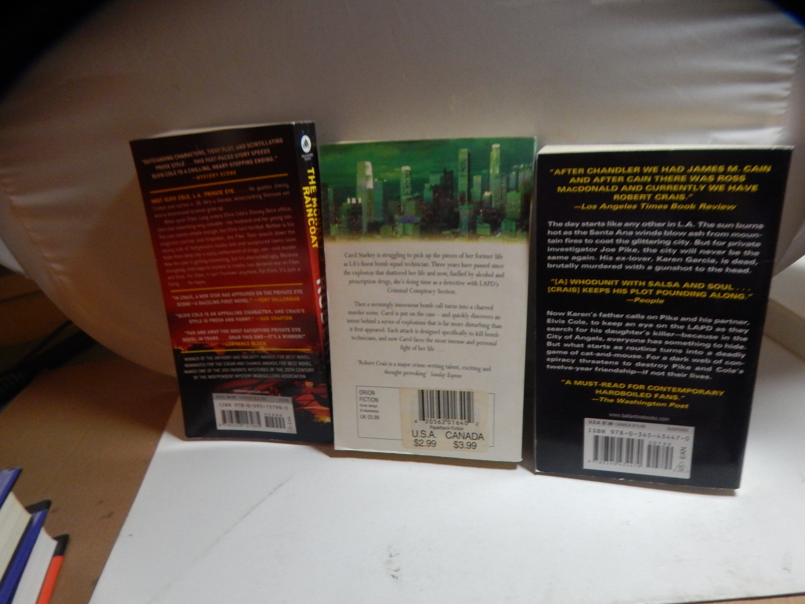 LOT OF 11 ROBERT CRAIS ELVIS COLE / JOE PIKE& MISC SERIES BOOKS HC / SC