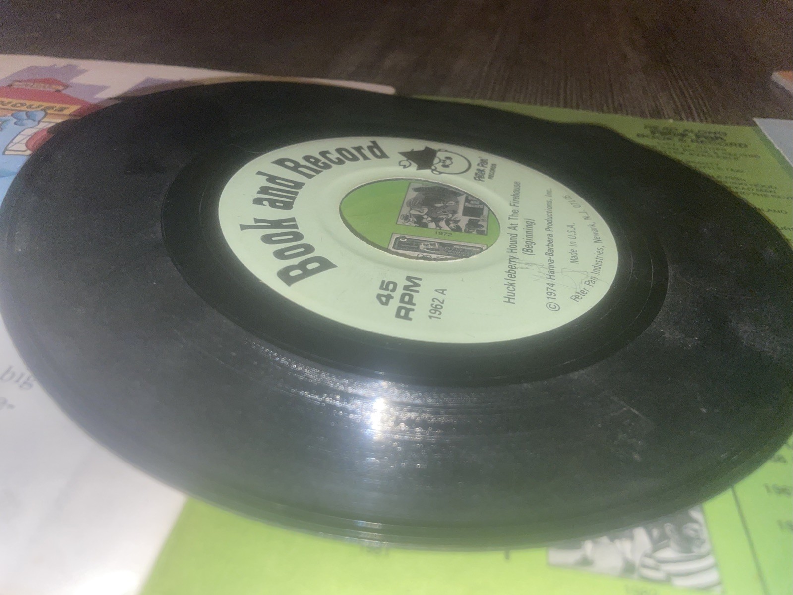 3 Vtg. Books & 2 Record 45 RPM Wizard Of OZ & Huckleberry Hound