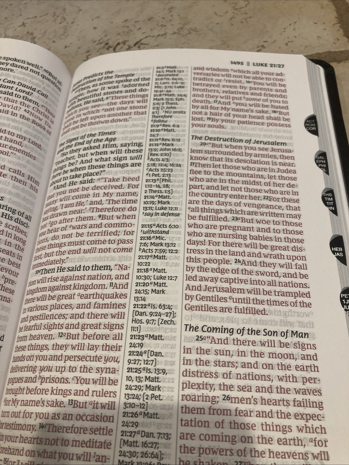 NKJV GIANT PRINT CENTER COLUMN REFERENCE BIBLE RED LETTER INDEXED BLACK