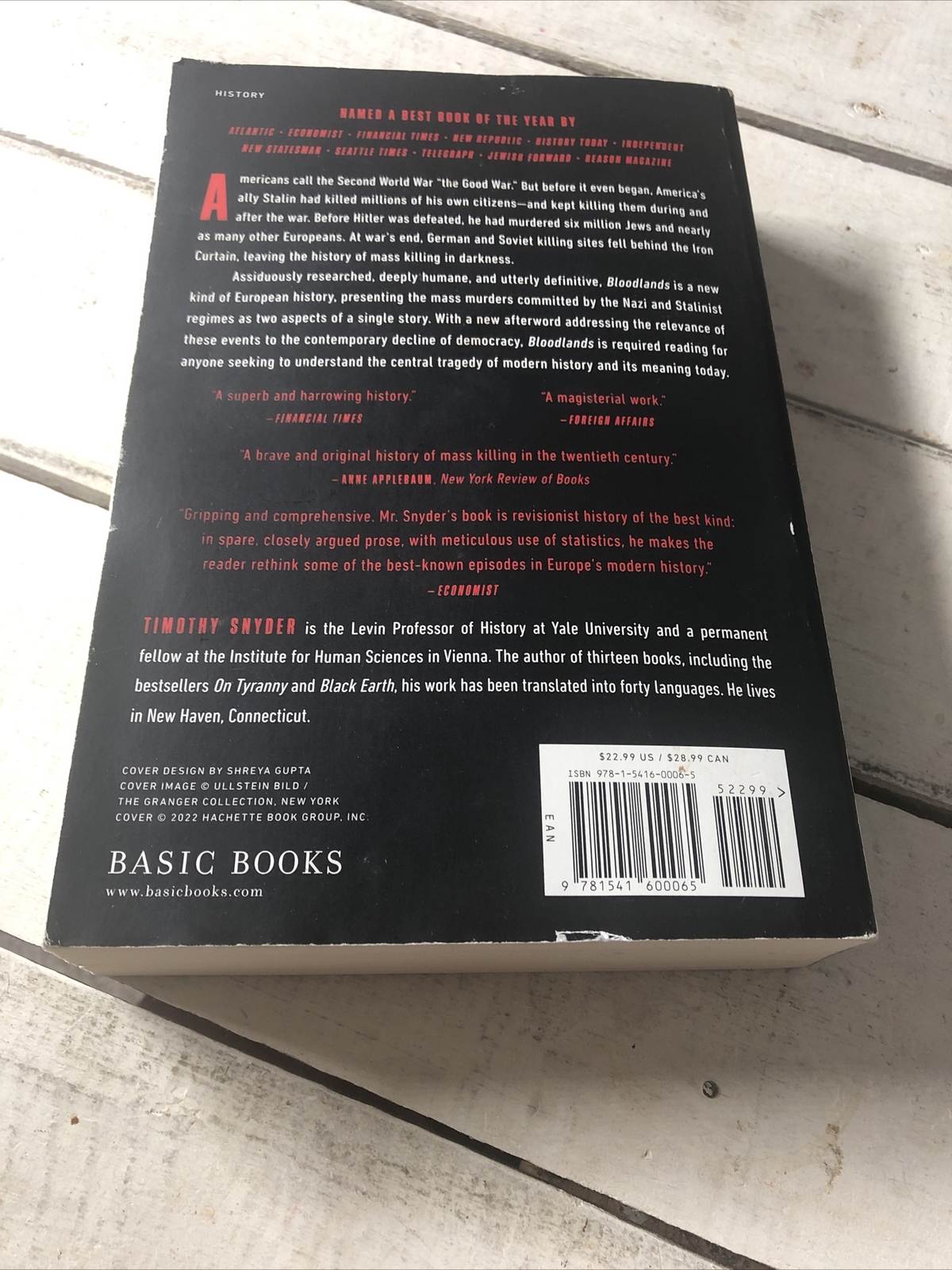 Bloodlands Europe Between Hitler and Stalin Timothy Snyder Paperback 2022