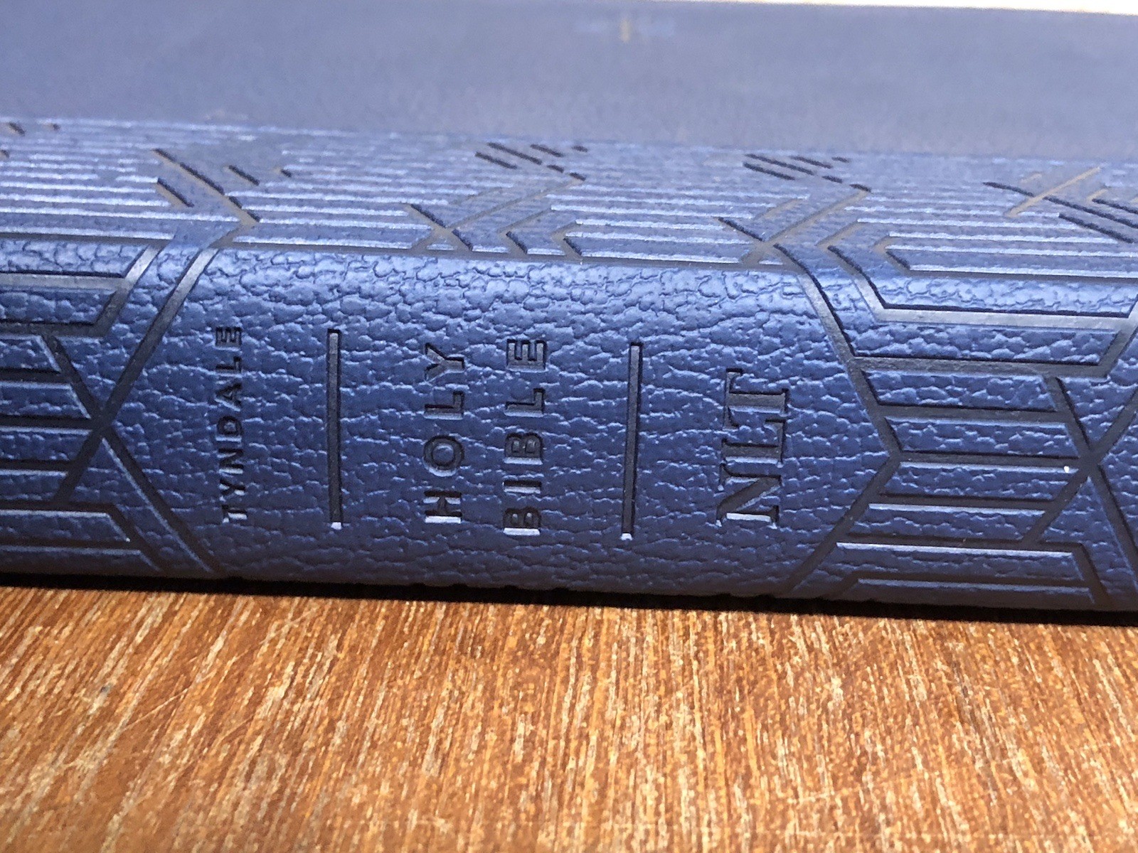 NLT Tyndale Premium Gift Bible, Filament Enabled, Blue Cross