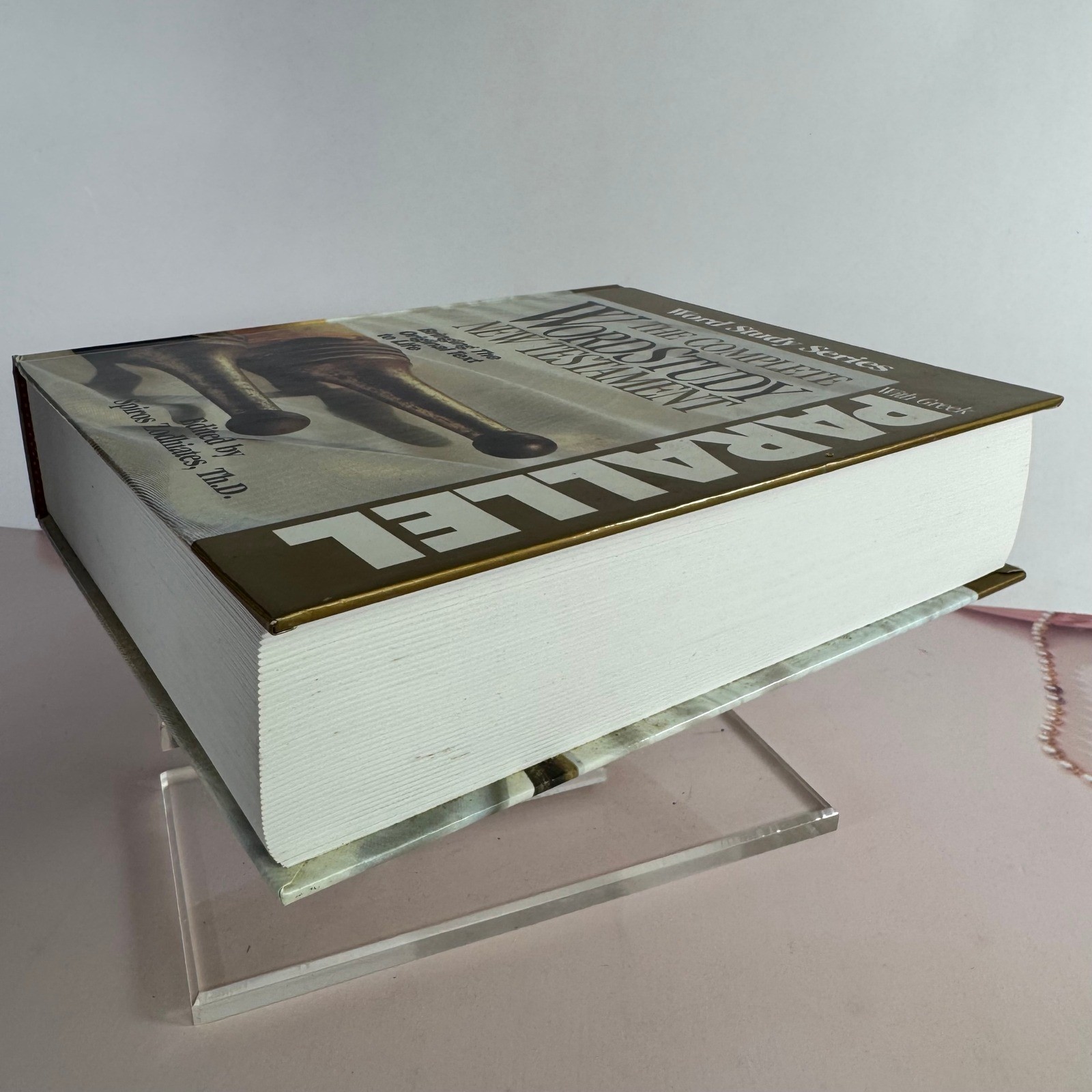 The Complete Word Study New Testament with Parallel Greek KJV Spiros Zodhiates
