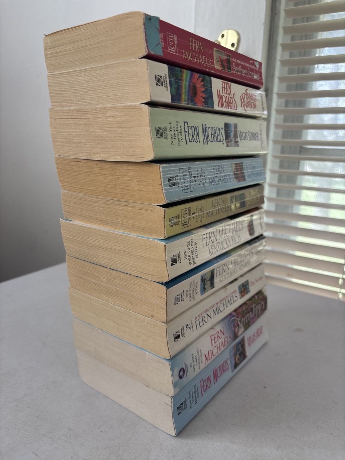 Lot of 10 – Fern Michaels Mass Paperback Books – FREE SHIPPING