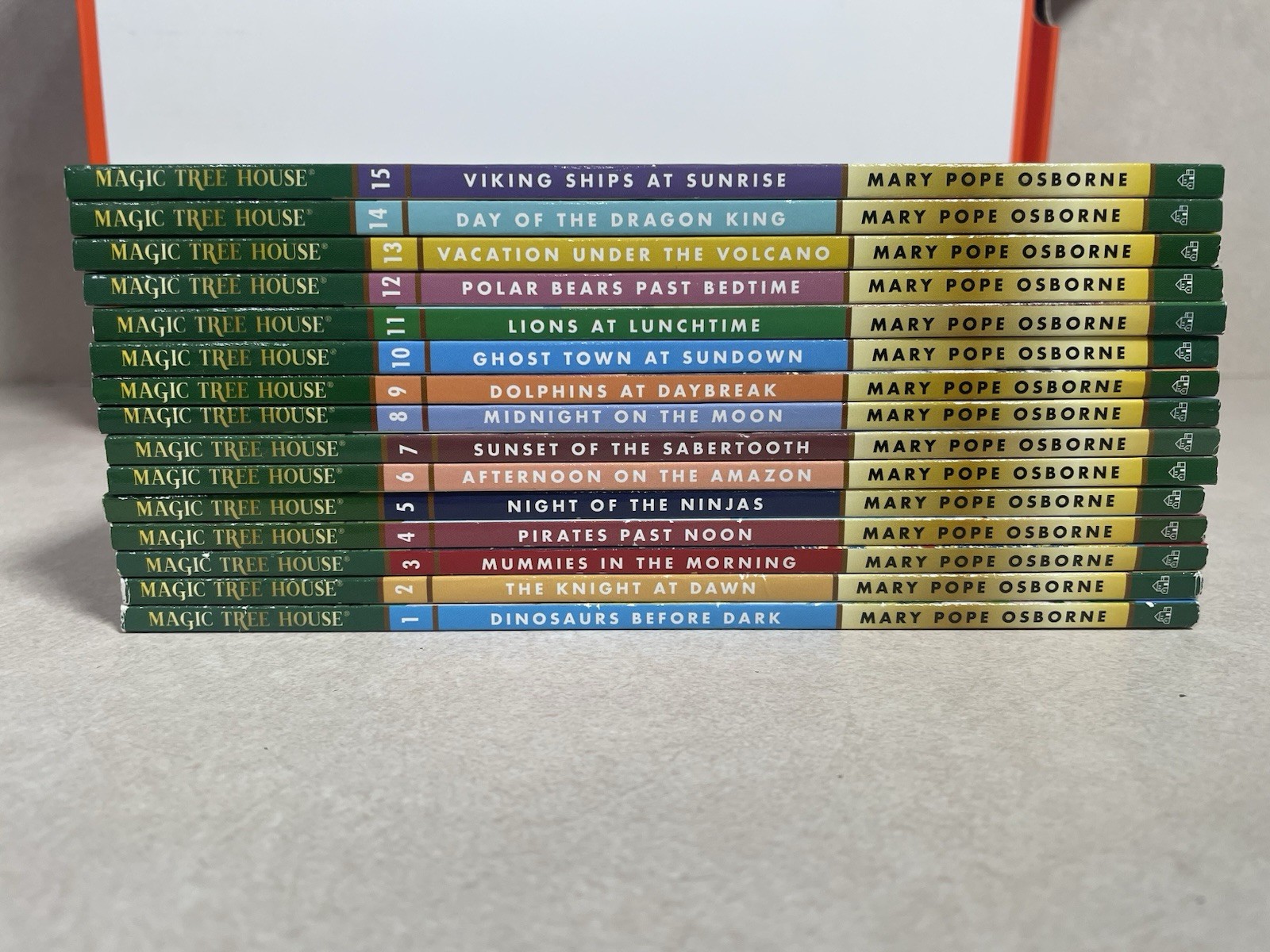 Magic Tree House Boxed Set, Books 1-15