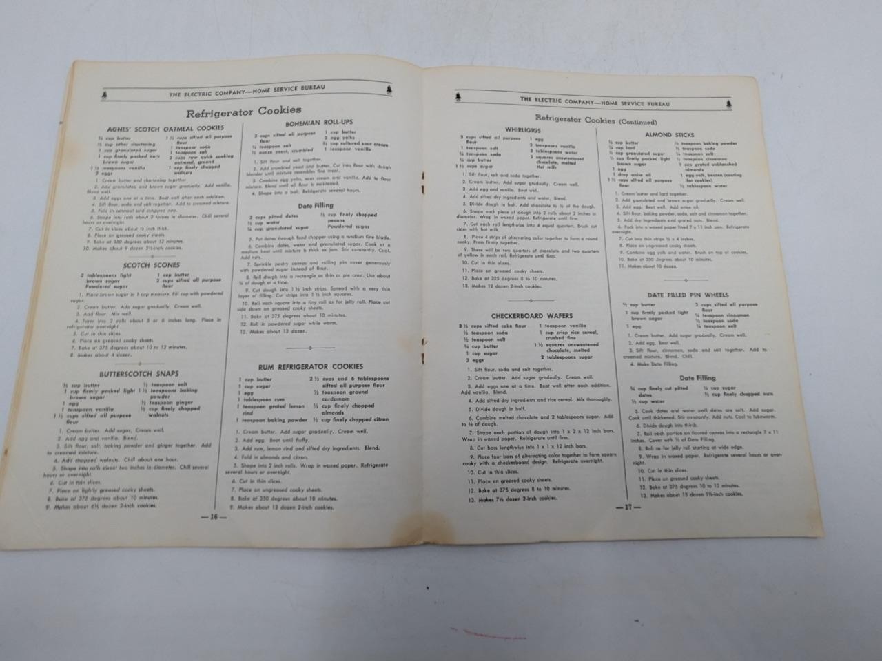 1958 WE Energies Cookie Book Wisconsin Electric Christmas Cooky Recipe Book B