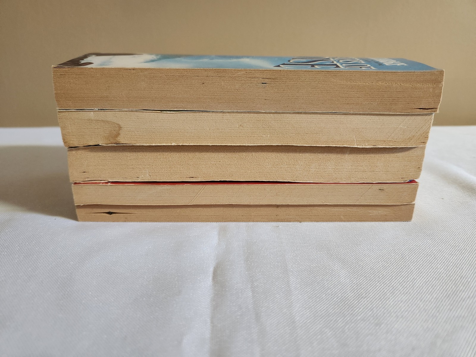5 VTG Arthur C. Clarke Paperbacks – Earthlight, Childhood’s End, White Heart +