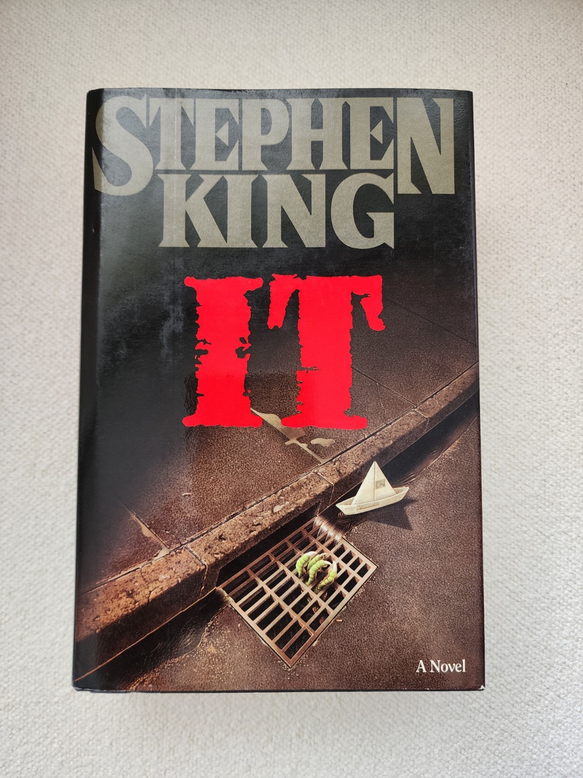 Stephen King- “It” Hardcover Book 1986 Viking Penguin Group *Read Description*