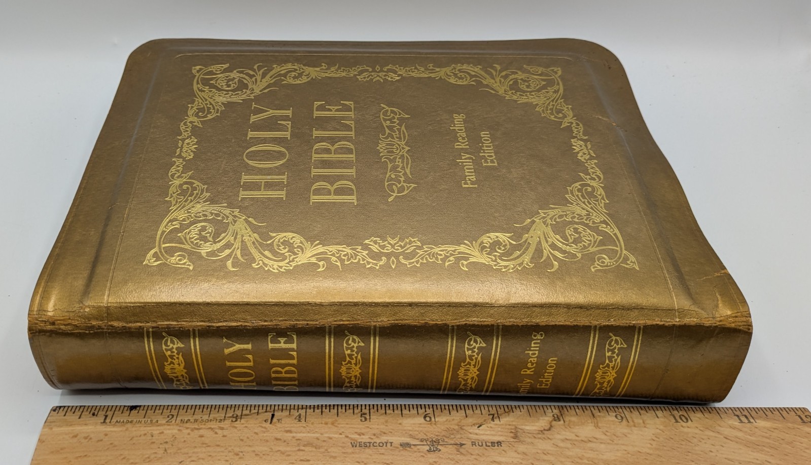 1973 Holy Bible Family Reading Edition King James Version Excellent Unused