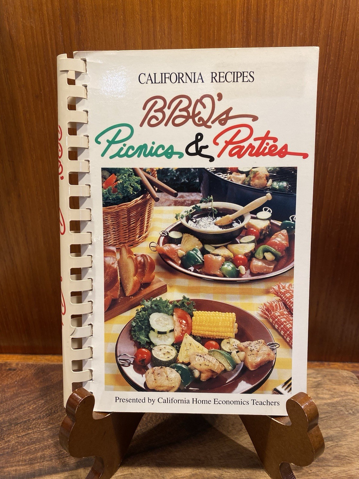Vintage Recipe book California BBQ’S and Picnics & Parties CA Home Ec Teachers